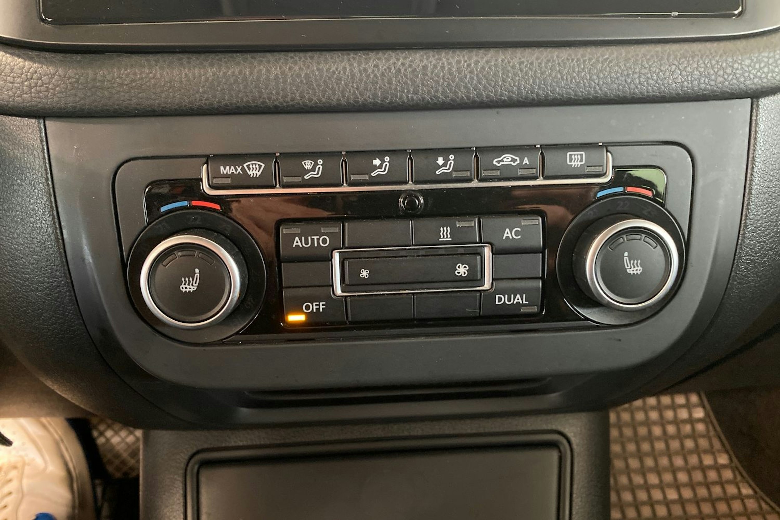 punainen Volkswagen Tiguan 2012 kuva 26.
