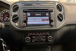 ruskea (beige) Volkswagen Tiguan 2012 kuva 18.