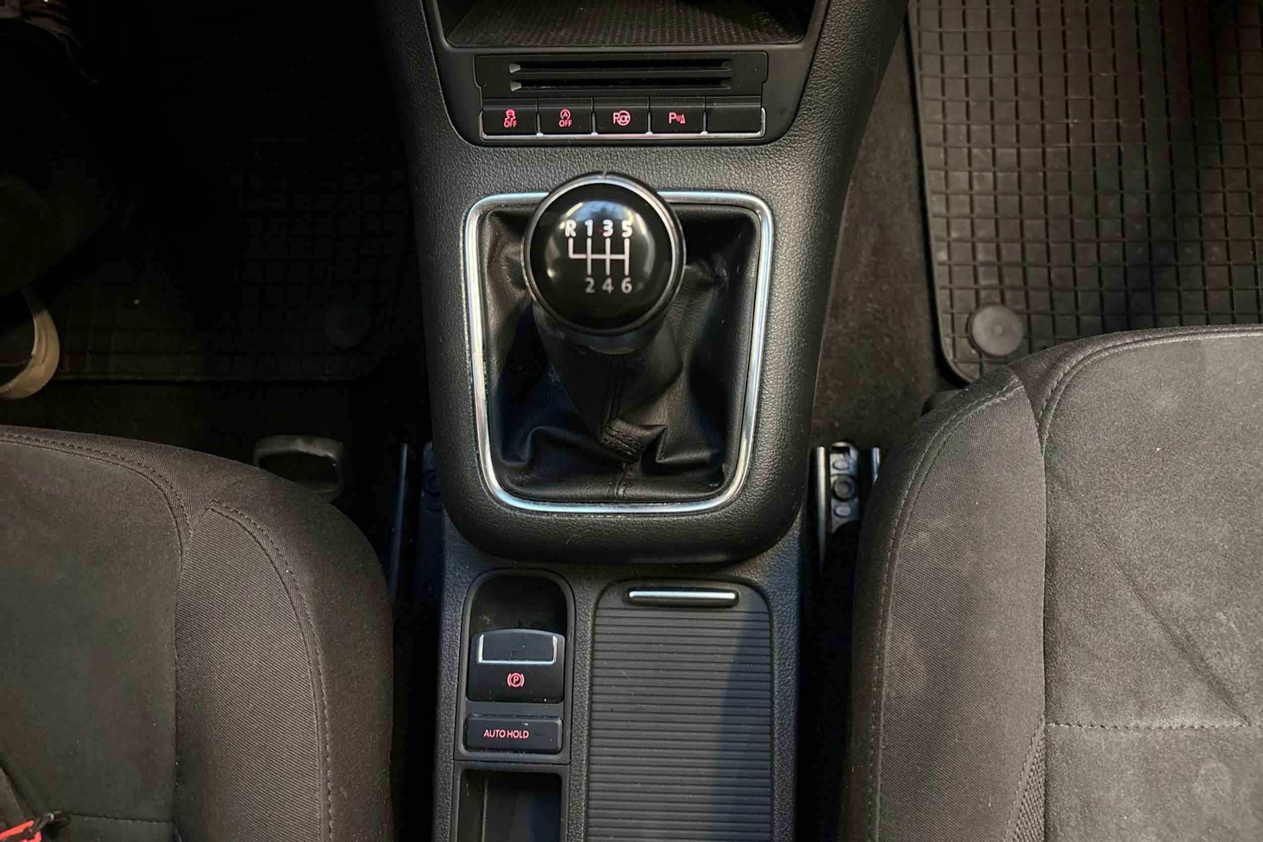 ruskea (beige) Volkswagen Tiguan 2012 kuva 19.