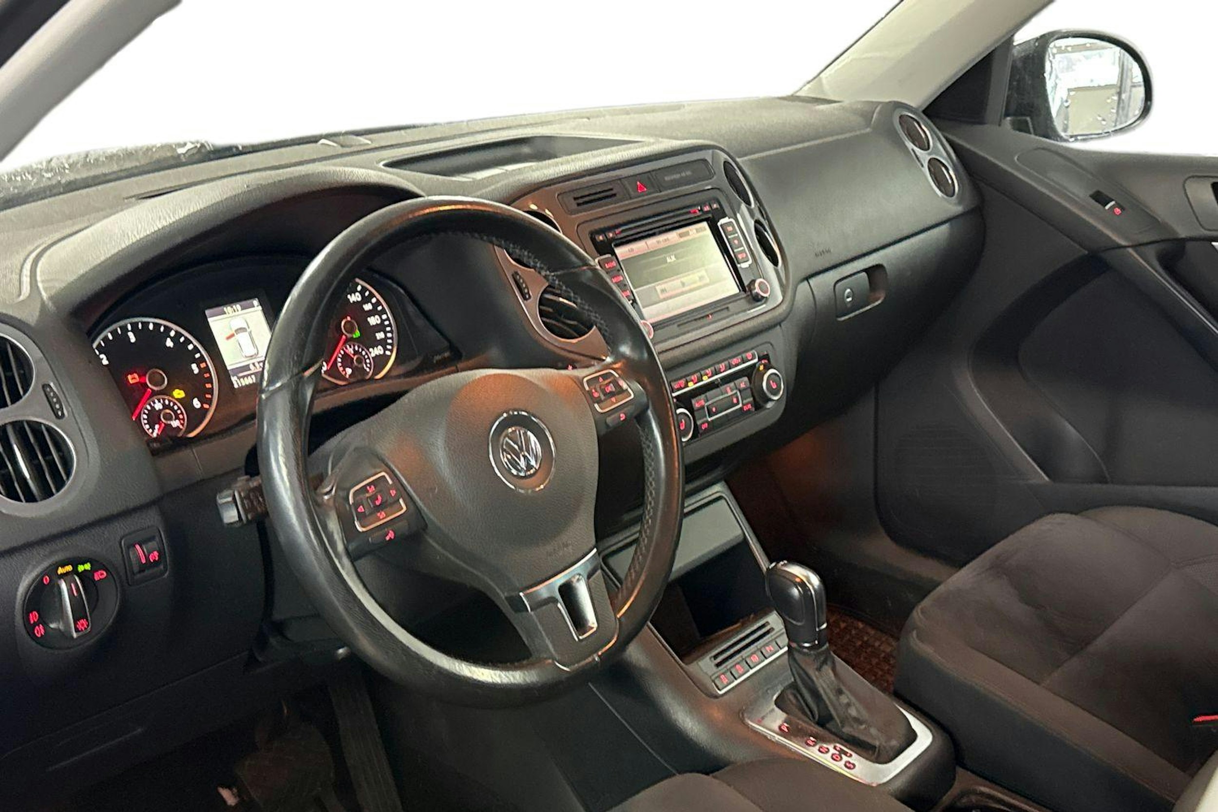 sininen Volkswagen Tiguan 2012 kuva 3.
