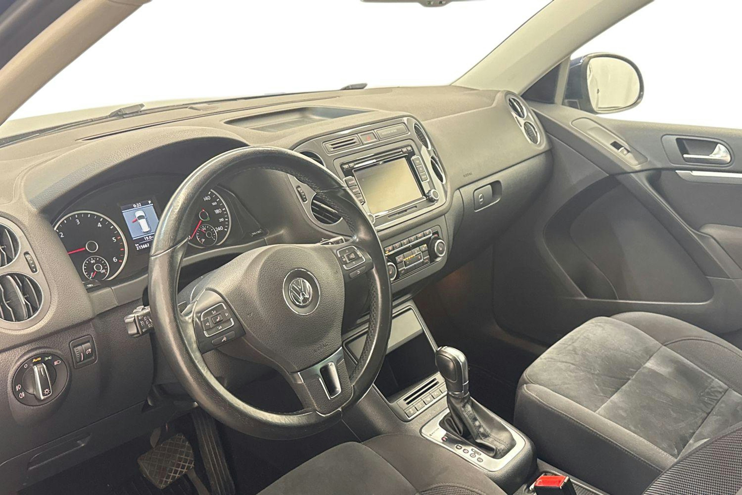 sininen Volkswagen Tiguan 2012 kuva 7.