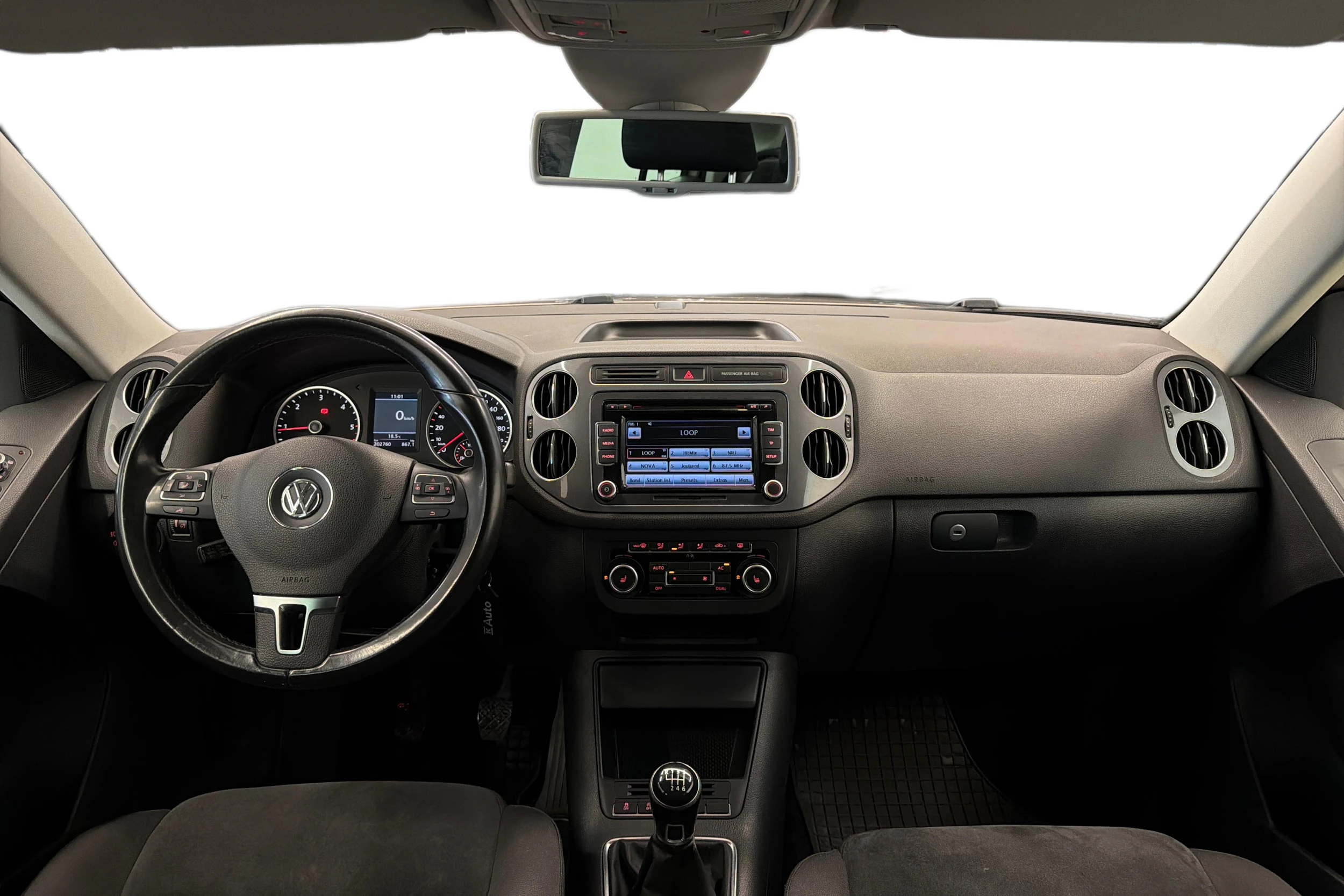 ruskea (beige) Volkswagen Tiguan 2012 kuva 7.