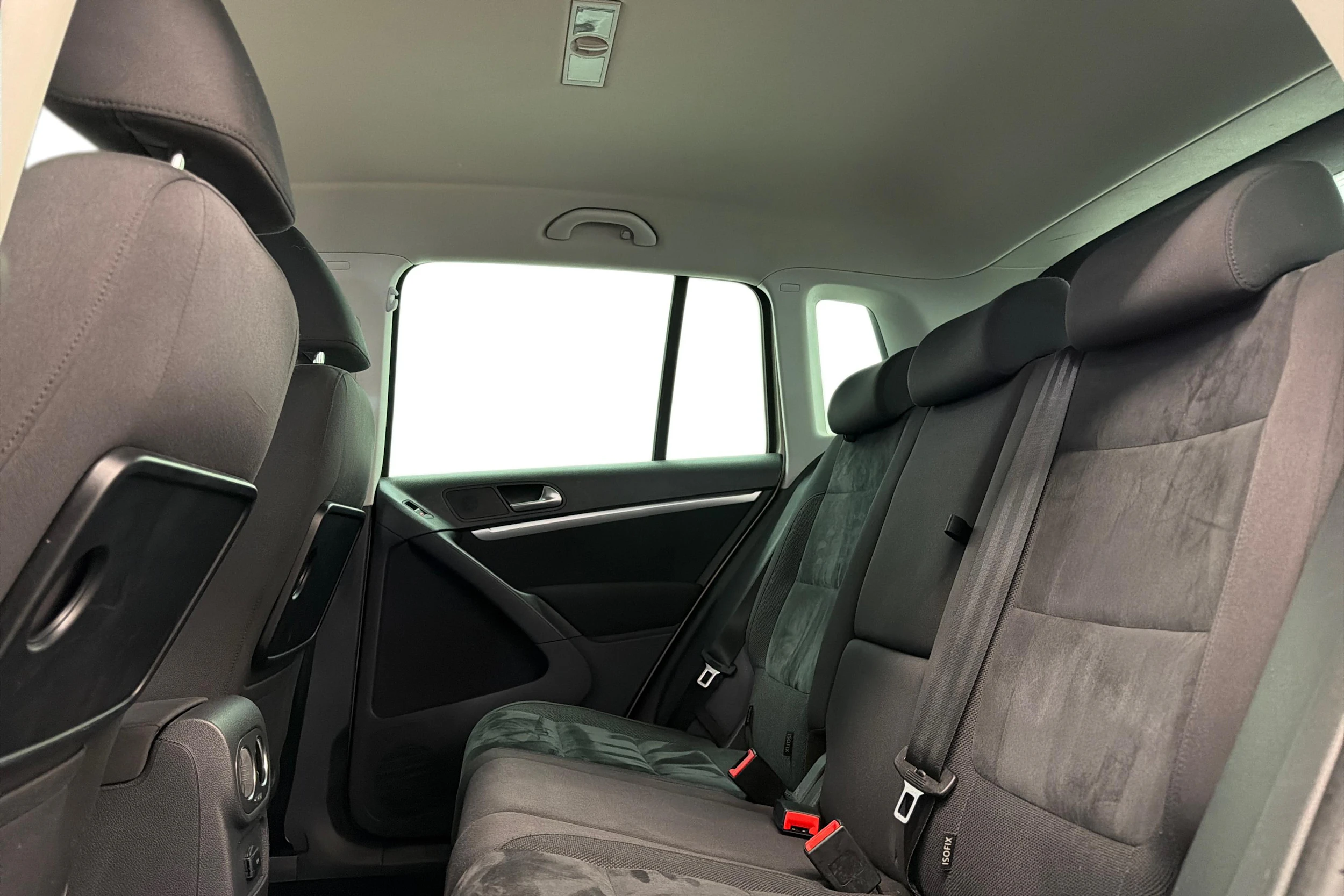 ruskea (beige) Volkswagen Tiguan 2012 kuva 8.