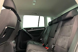 ruskea (beige) Volkswagen Tiguan 2012 kuva 8.