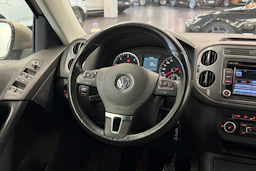 ruskea (beige) Volkswagen Tiguan 2012 kuva 13.