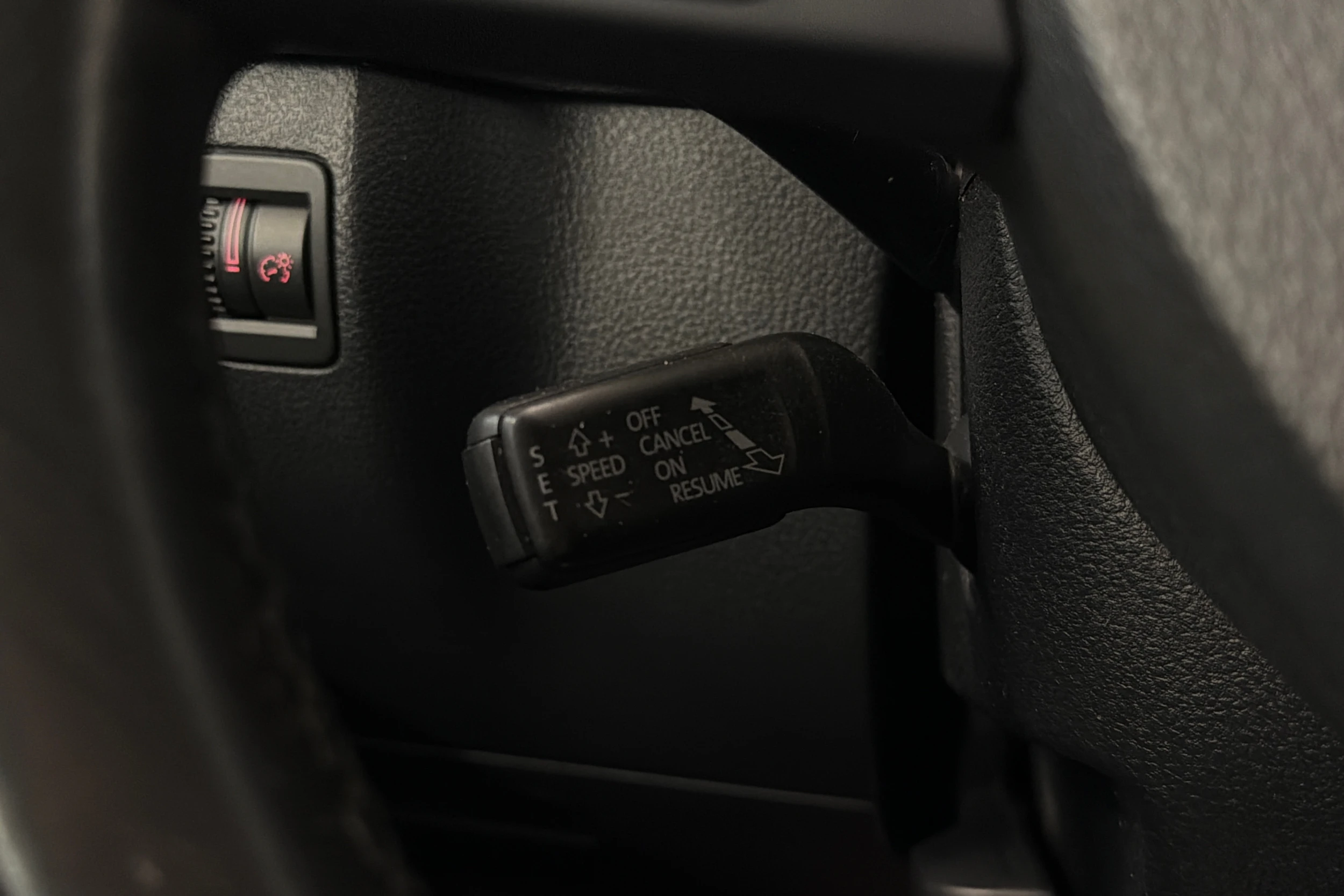 ruskea (beige) Volkswagen Tiguan 2012 kuva 16.