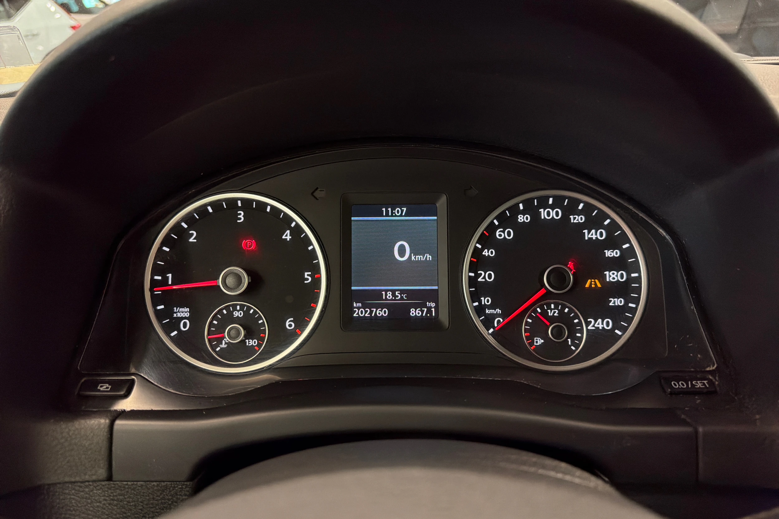 ruskea (beige) Volkswagen Tiguan 2012 kuva 17.