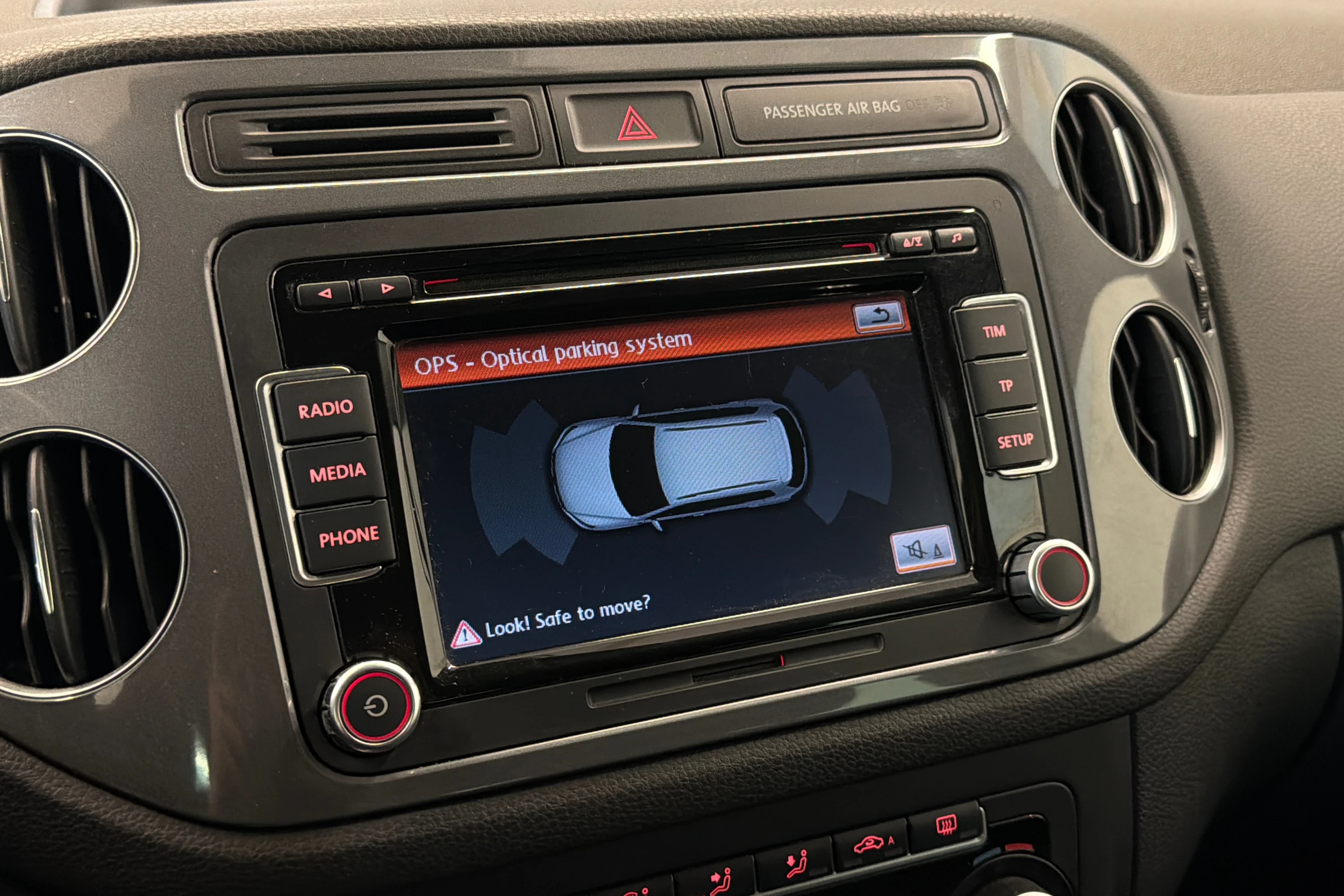 ruskea (beige) Volkswagen Tiguan 2012 kuva 24.