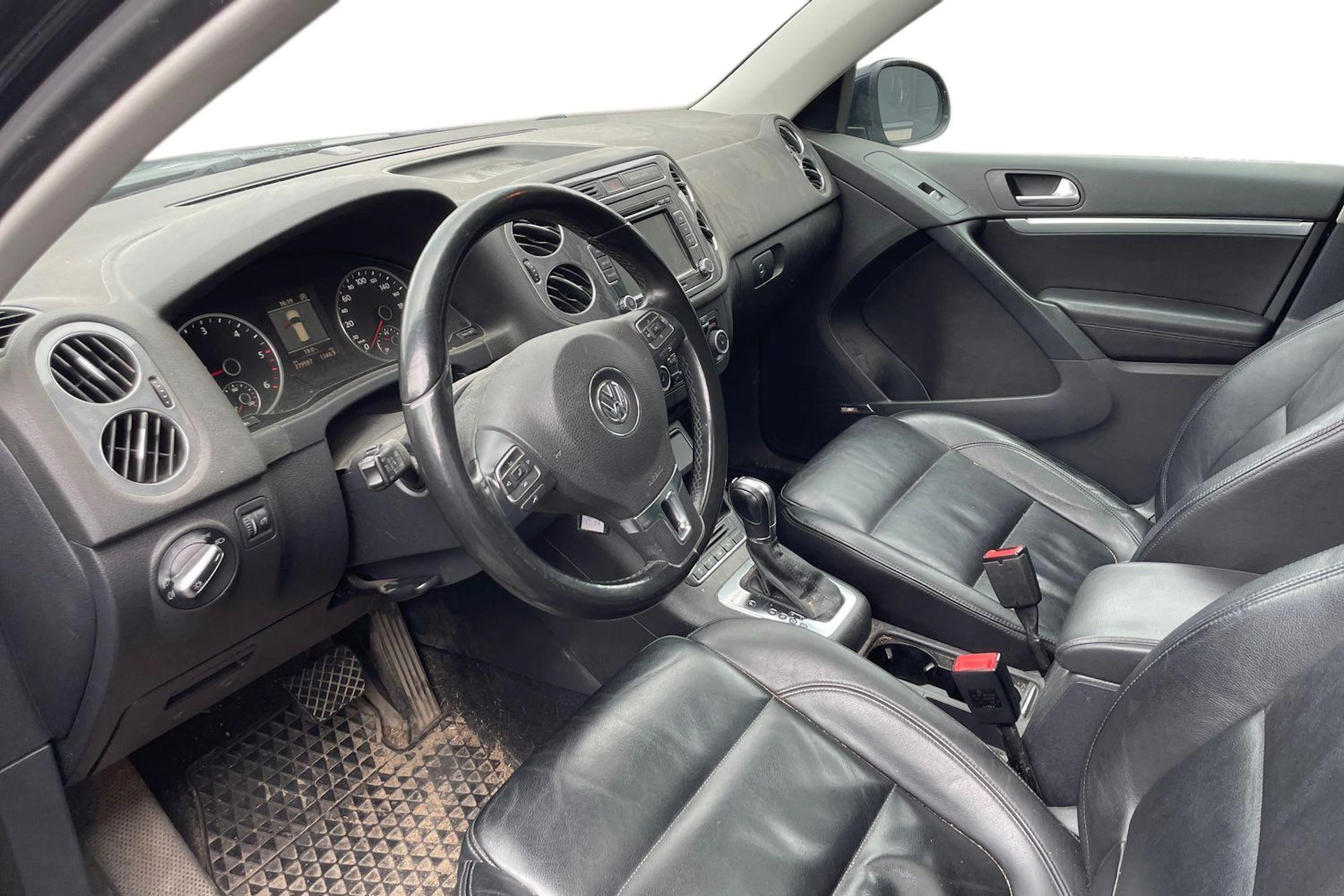 musta Volkswagen Tiguan 2012 kuva 3.
