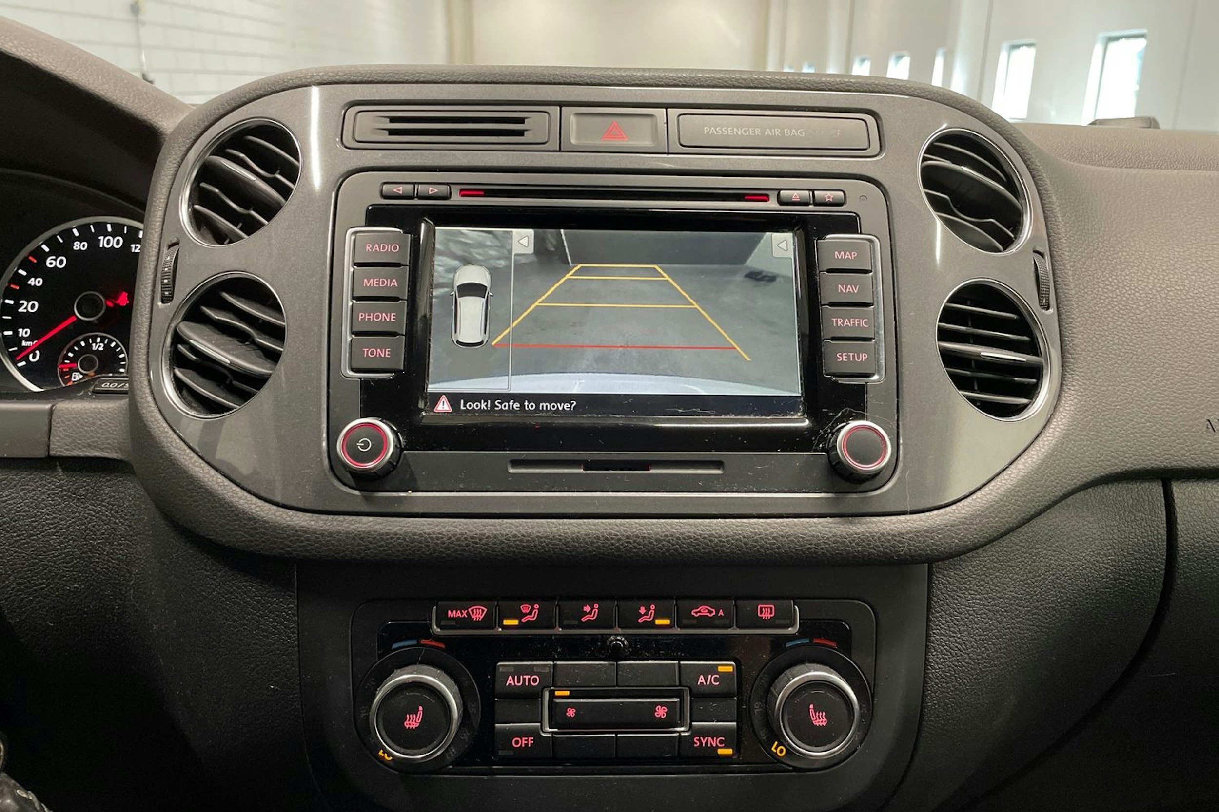 valkoinen Volkswagen Tiguan 2013 kuva 17.