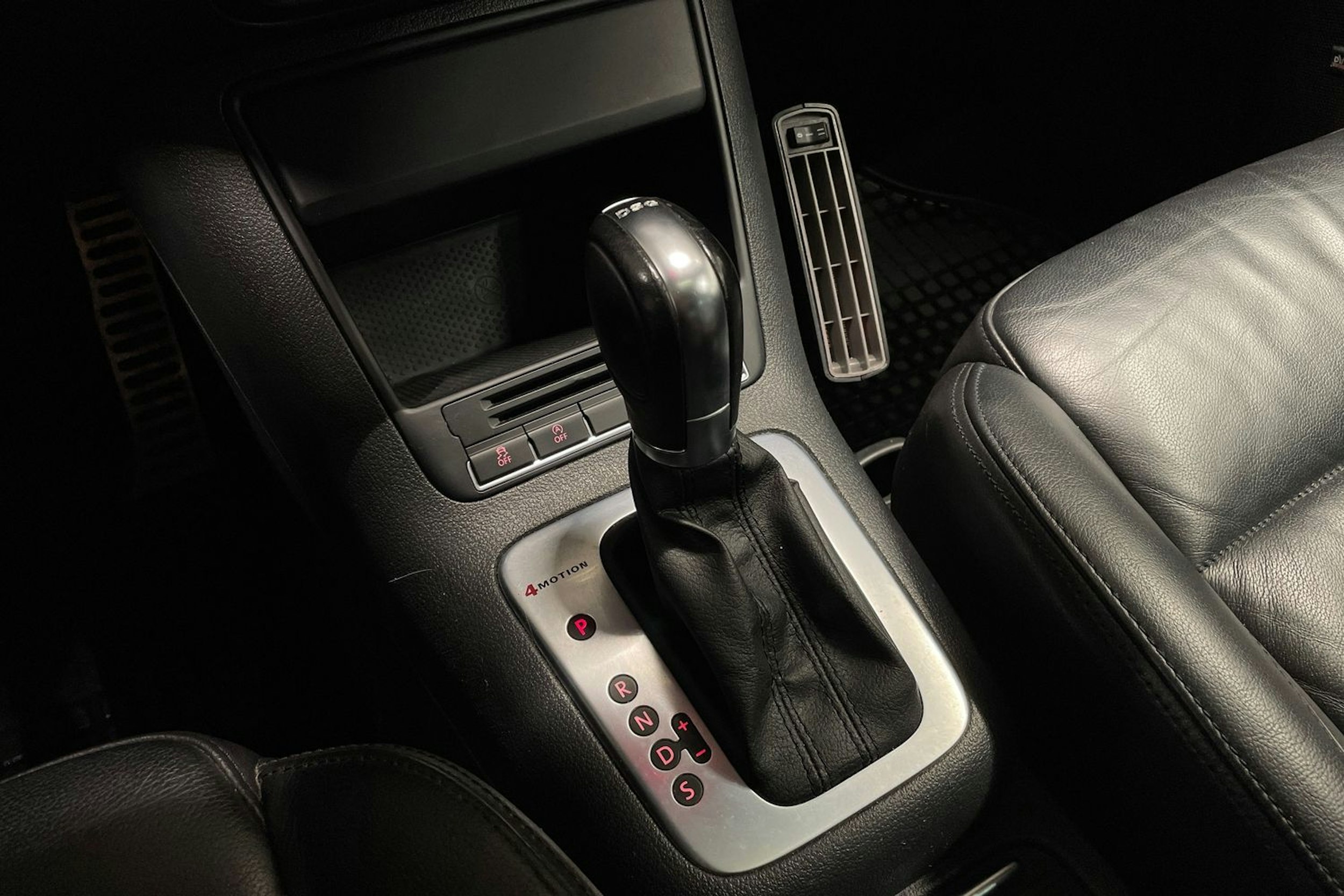 valkoinen Volkswagen Tiguan 2013 kuva 19.