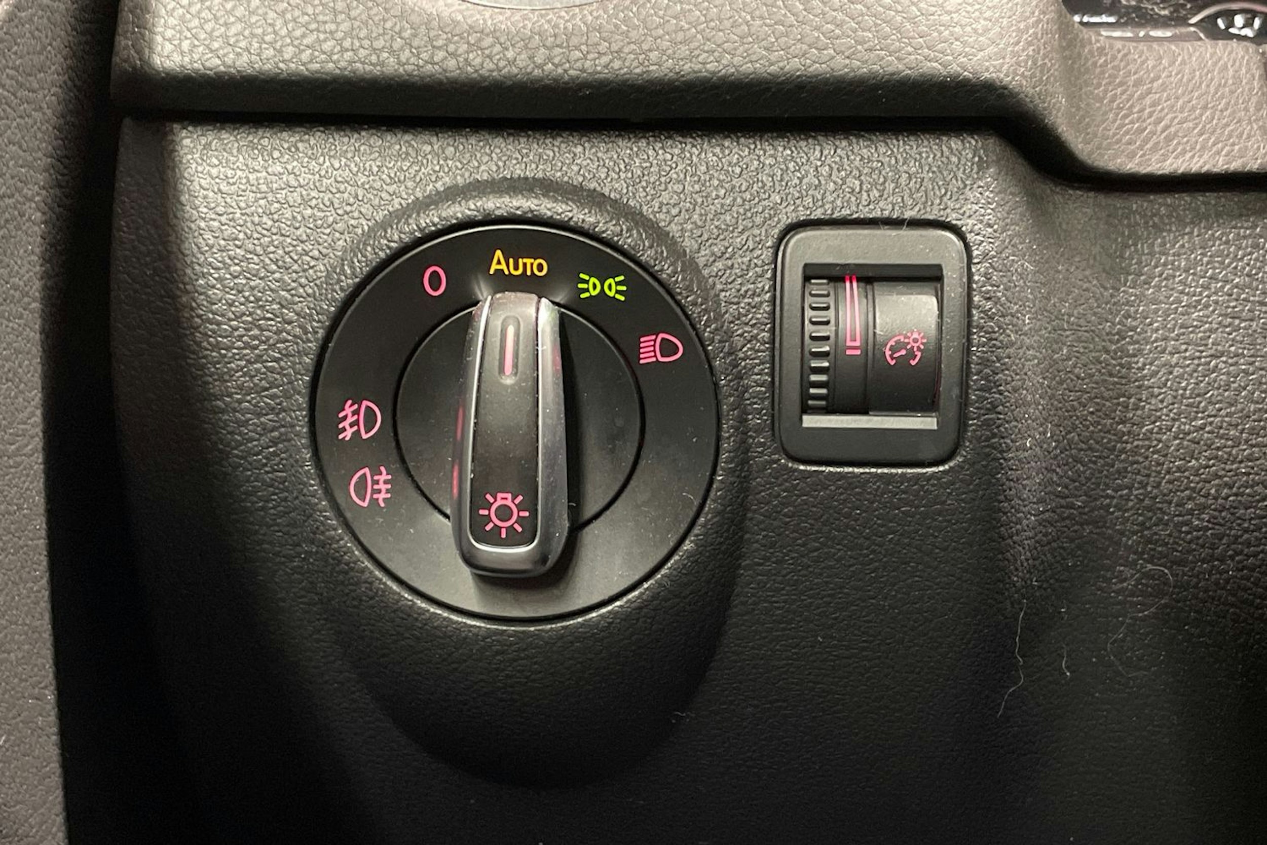 valkoinen Volkswagen Tiguan 2013 kuva 21.