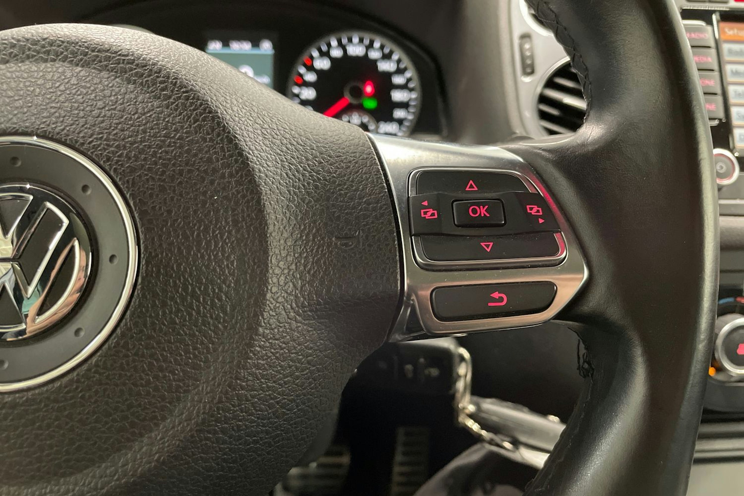 valkoinen Volkswagen Tiguan 2013 kuva 24.