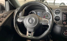 musta Volkswagen Tiguan 2013 kuva 11.