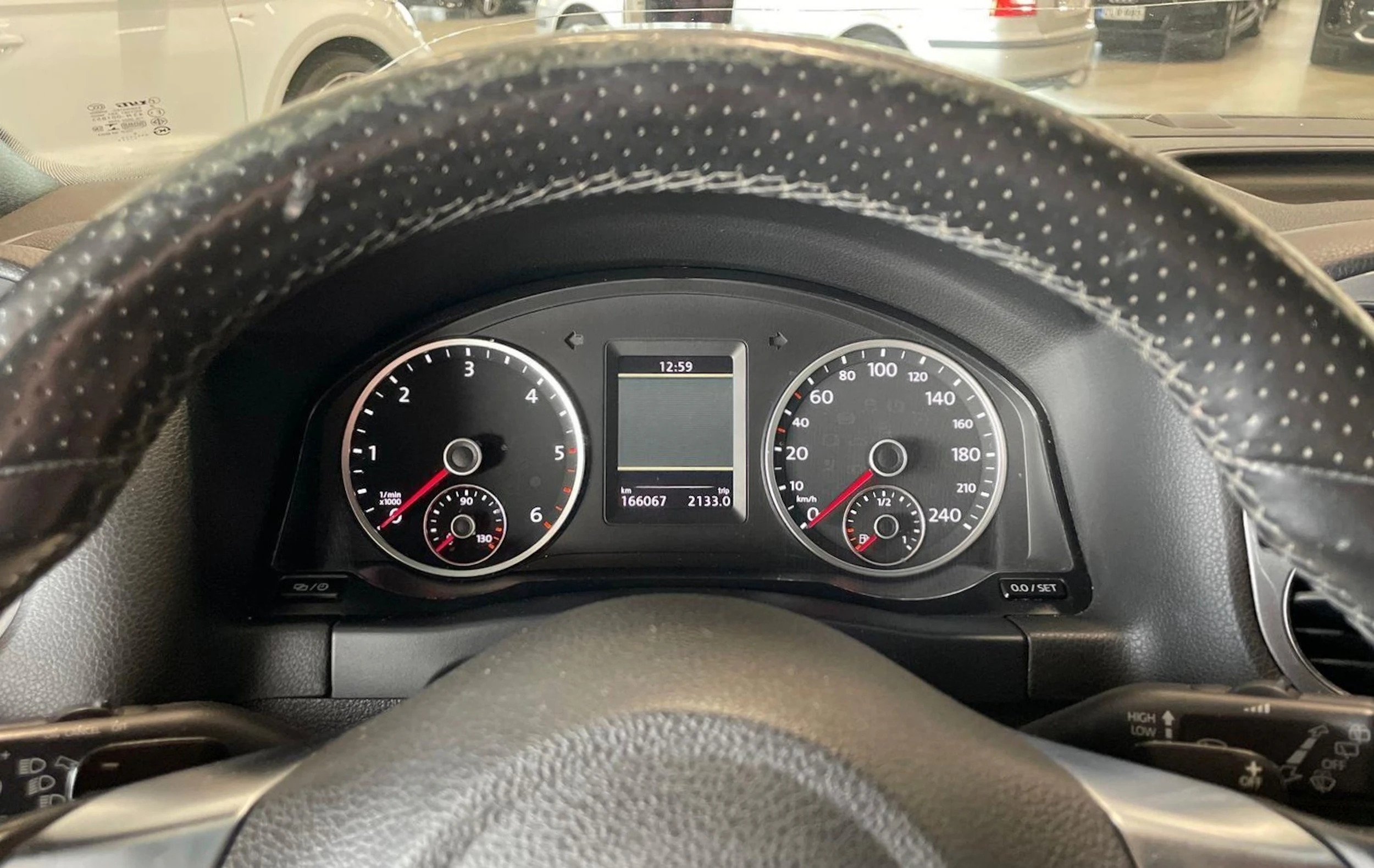 musta Volkswagen Tiguan 2013 kuva 12.