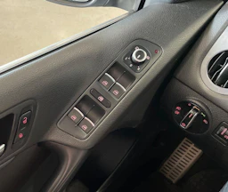 musta Volkswagen Tiguan 2013 kuva 17.