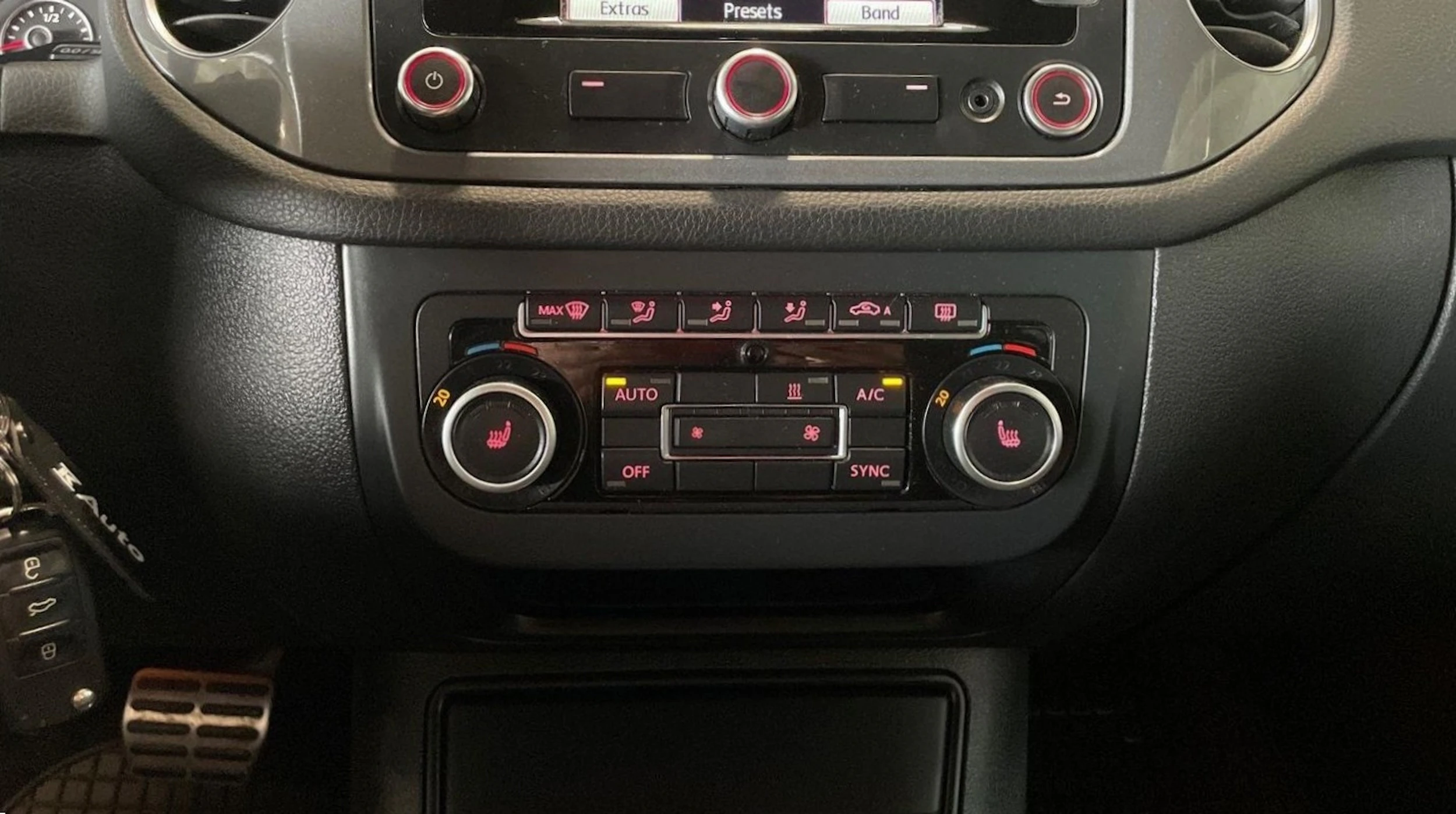 musta Volkswagen Tiguan 2013 kuva 23.