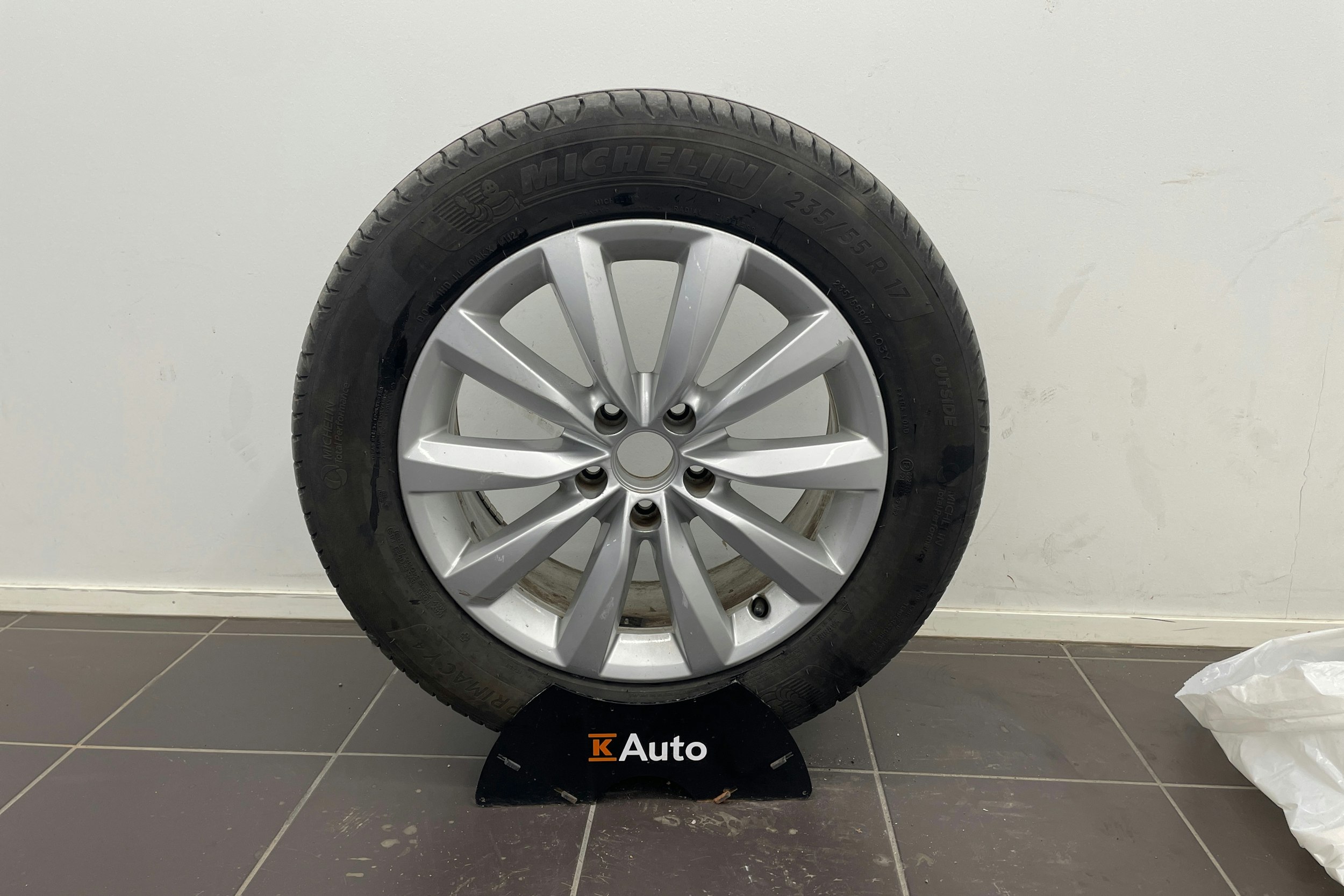 harmaa Volkswagen Tiguan 2013 kuva 13.