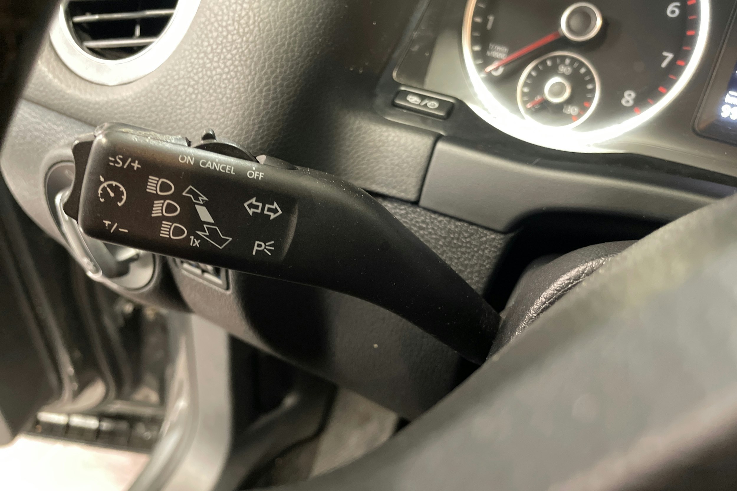 harmaa Volkswagen Tiguan 2013 kuva 20.