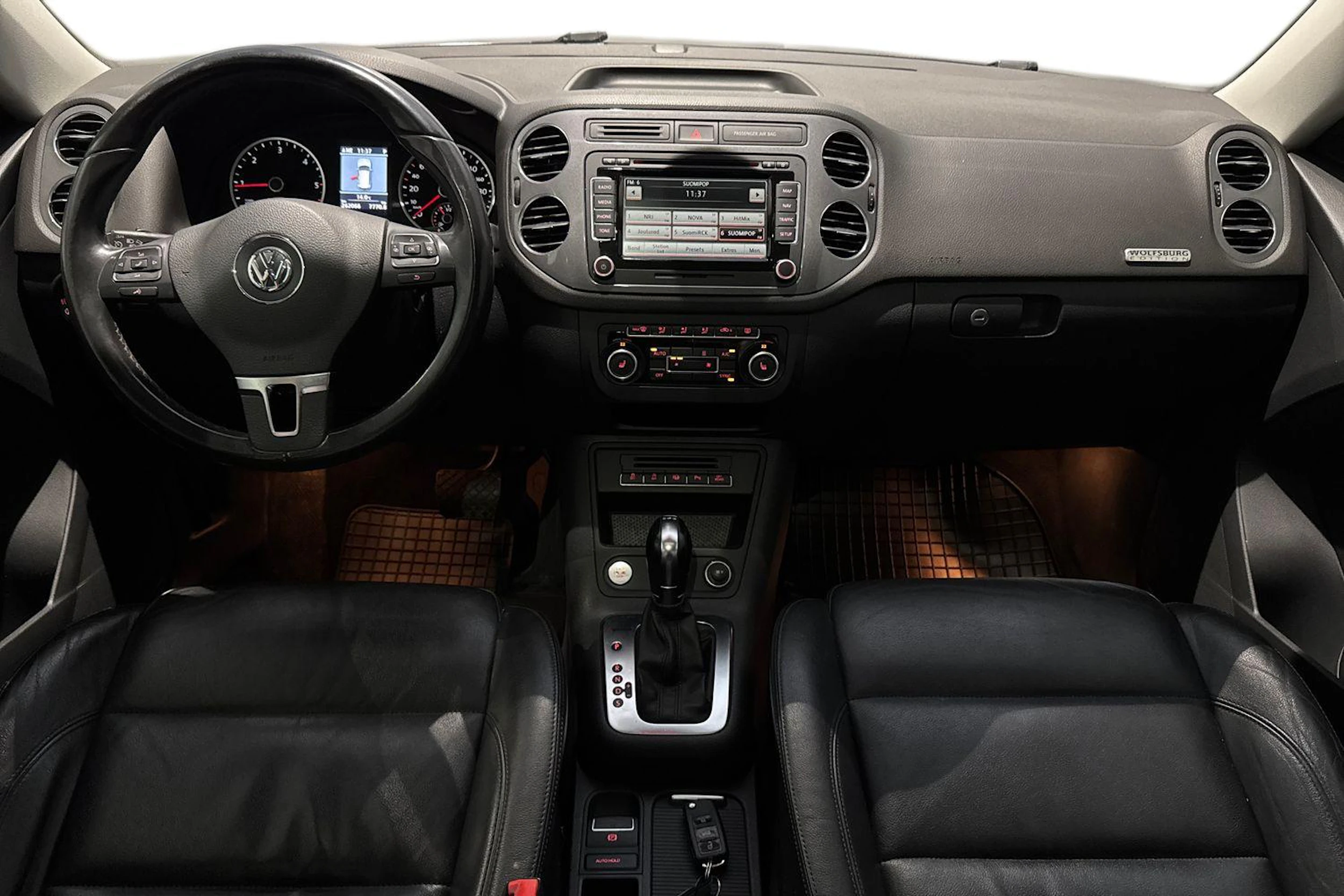 met. harmaa Volkswagen Tiguan 2013 kuva 9.