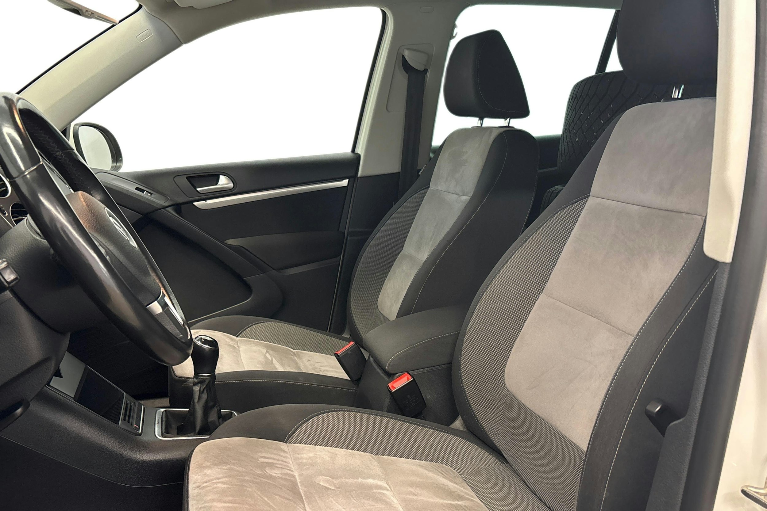 valkoinen Volkswagen Tiguan 2013 kuva 7.
