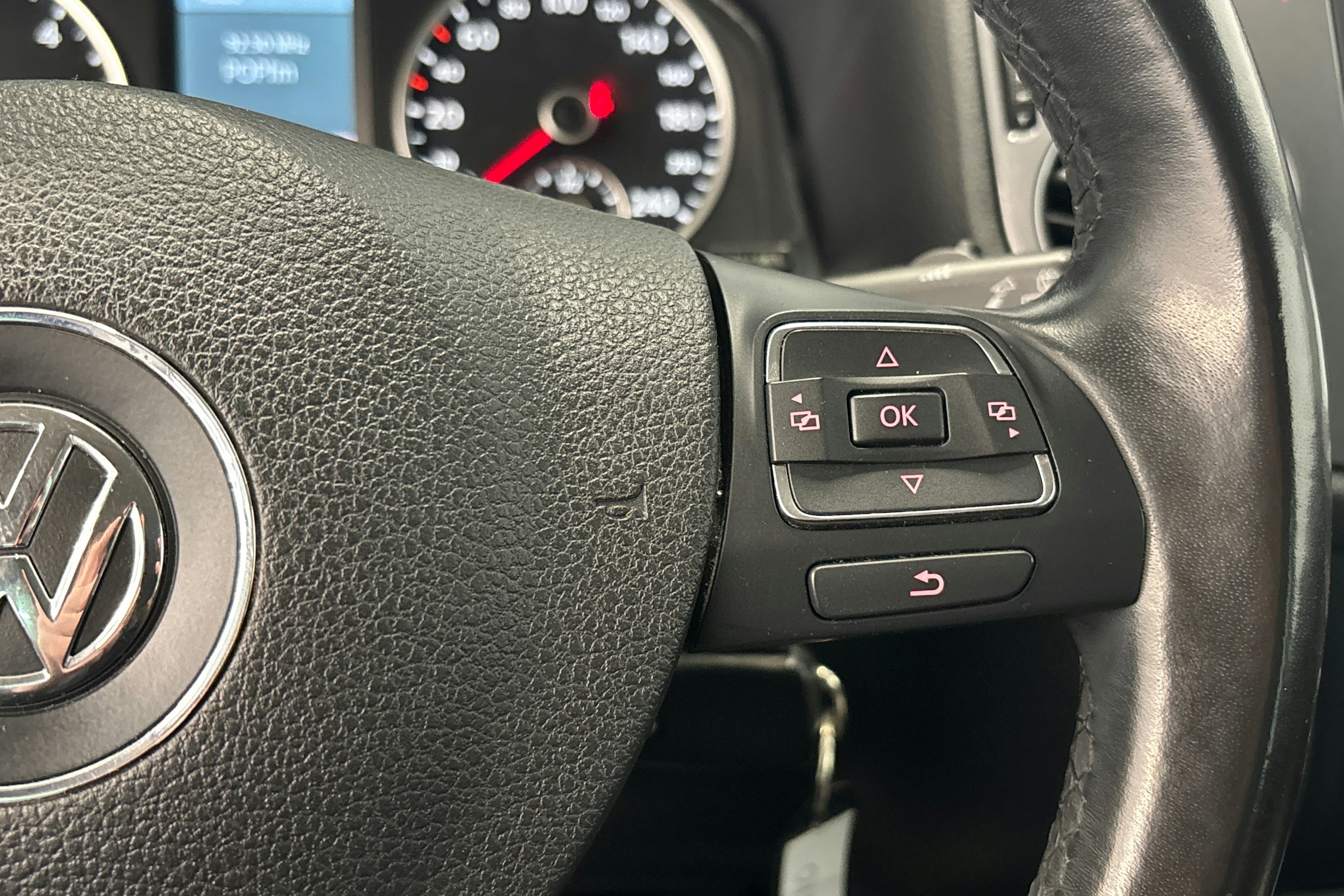 valkoinen Volkswagen Tiguan 2013 kuva 15.