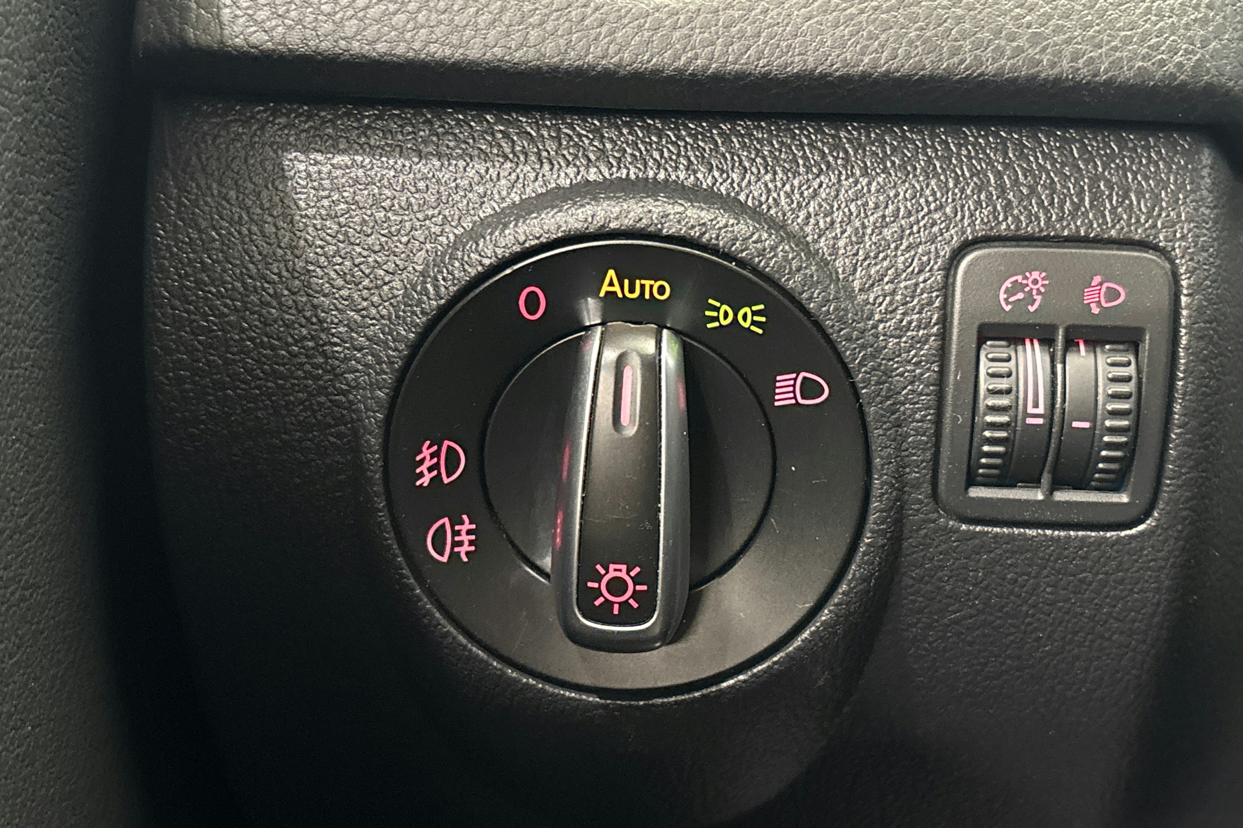 valkoinen Volkswagen Tiguan 2013 kuva 22.