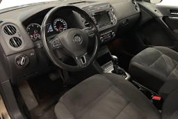 Ruskea (beige) Volkswagen Tiguan 2013 kuva 8.
