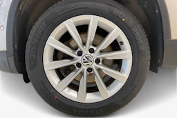 Ruskea (beige) Volkswagen Tiguan 2013 kuva 12.