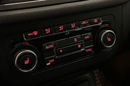 Ruskea (beige) Volkswagen Tiguan 2013 kuva 22.