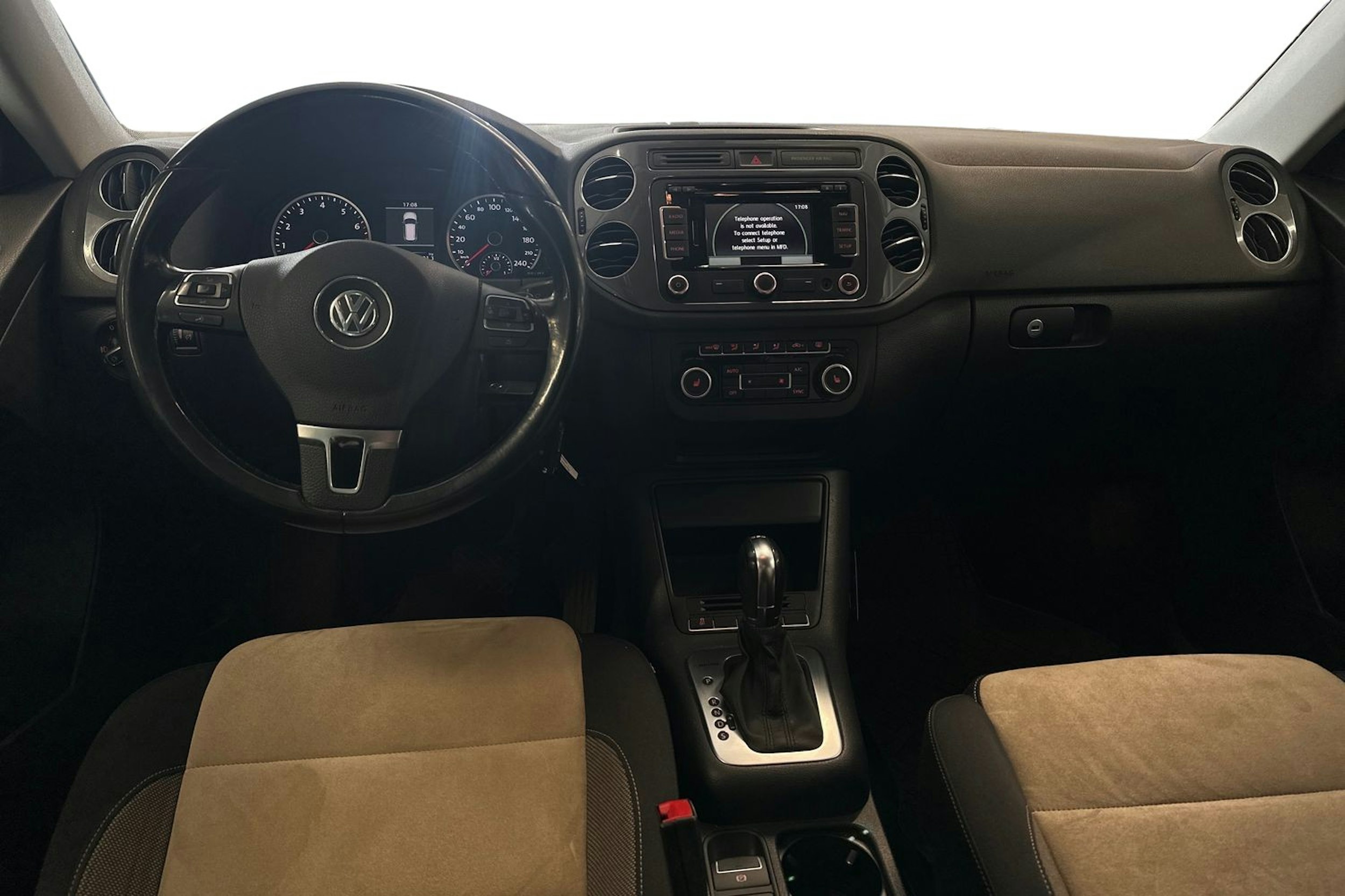 ruskea (beige) Volkswagen Tiguan 2014 kuva 9.