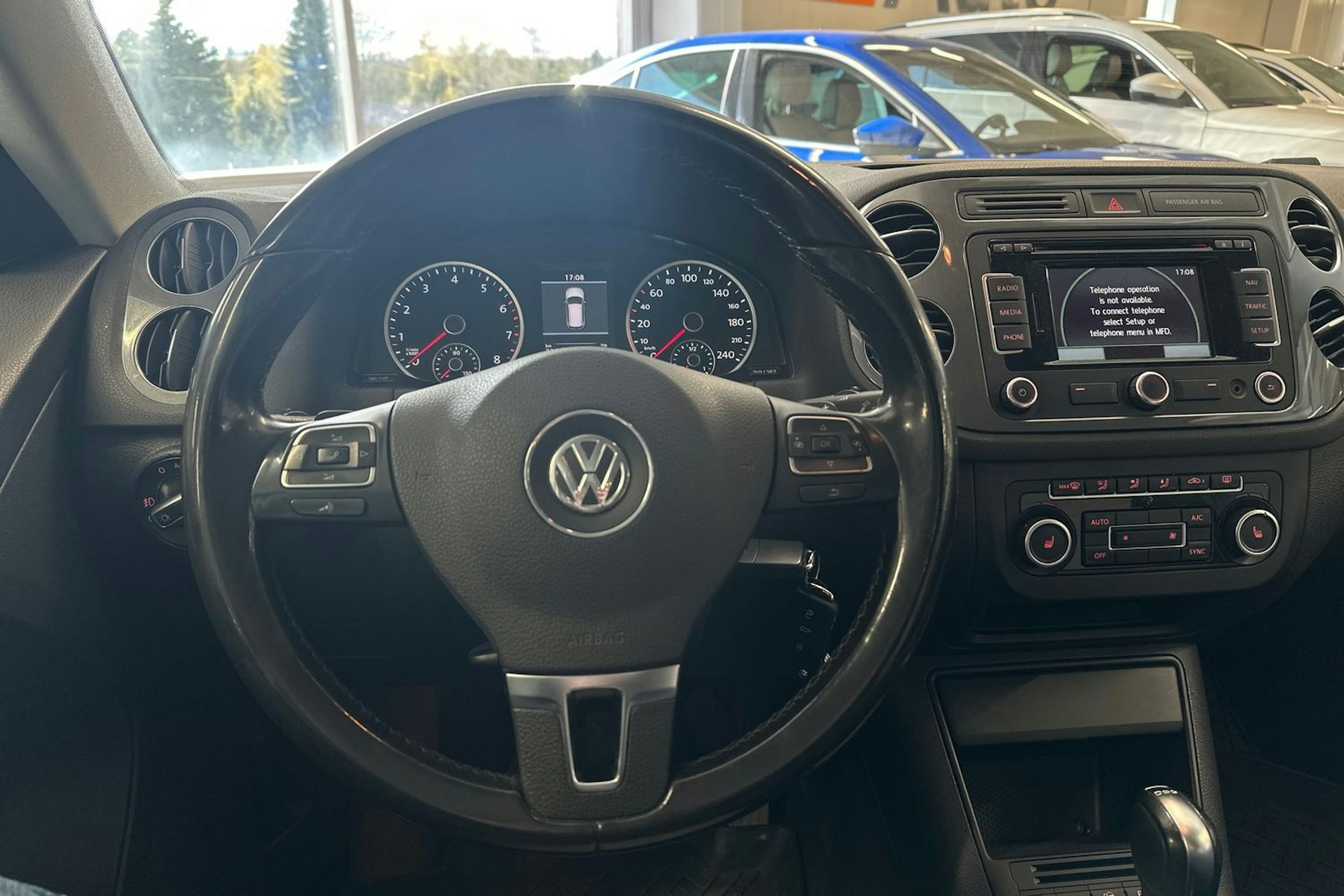 ruskea (beige) Volkswagen Tiguan 2014 kuva 14.