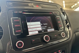 ruskea (beige) Volkswagen Tiguan 2014 kuva 24.