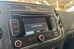 ruskea (beige) Volkswagen Tiguan 2014 kuva 28.