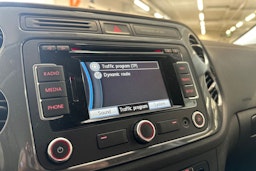ruskea (beige) Volkswagen Tiguan 2014 kuva 29.