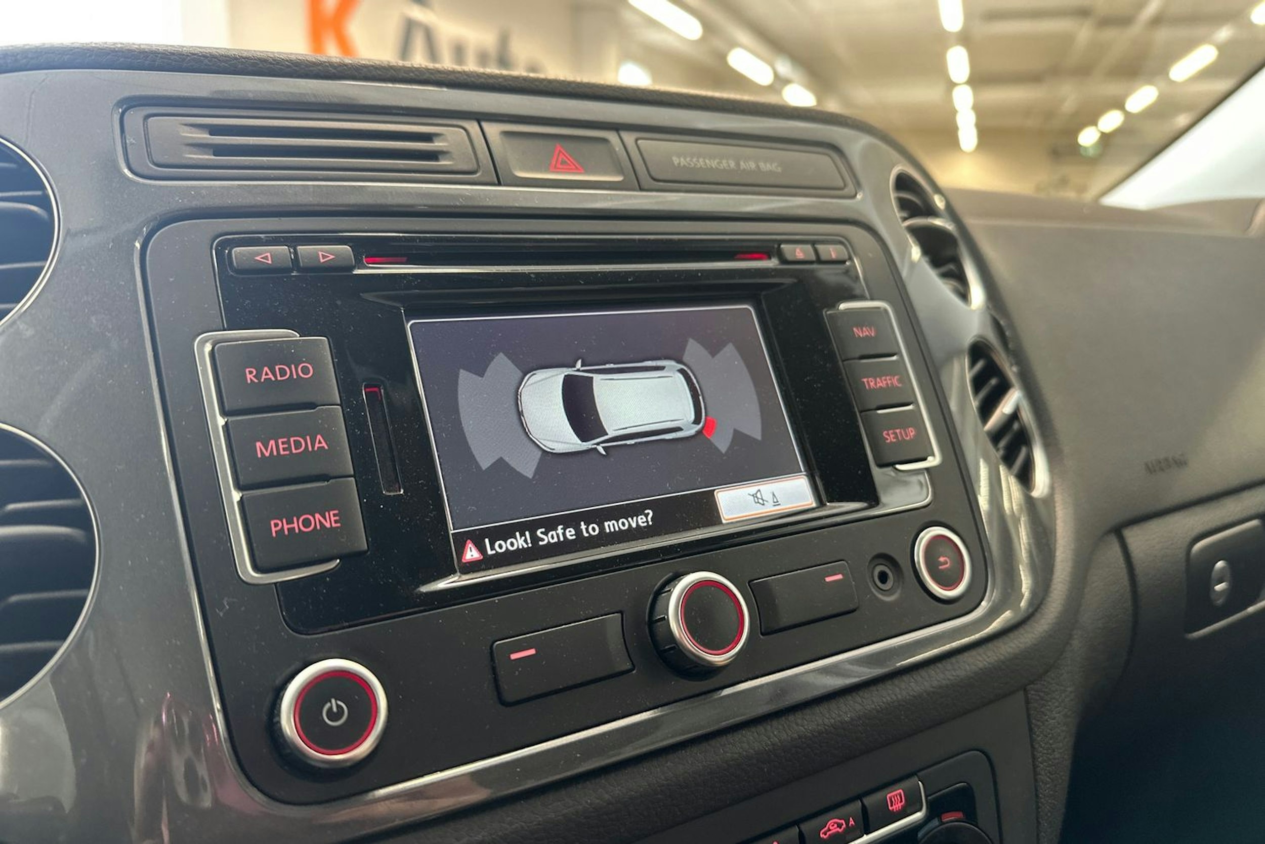 ruskea (beige) Volkswagen Tiguan 2014 kuva 33.
