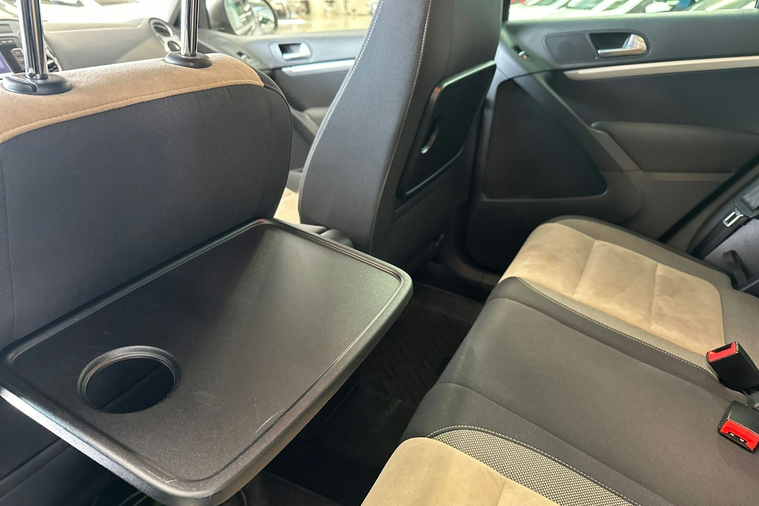 ruskea (beige) Volkswagen Tiguan 2014 kuva 34.