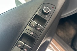ruskea (beige) Volkswagen Tiguan 2014 kuva 35.