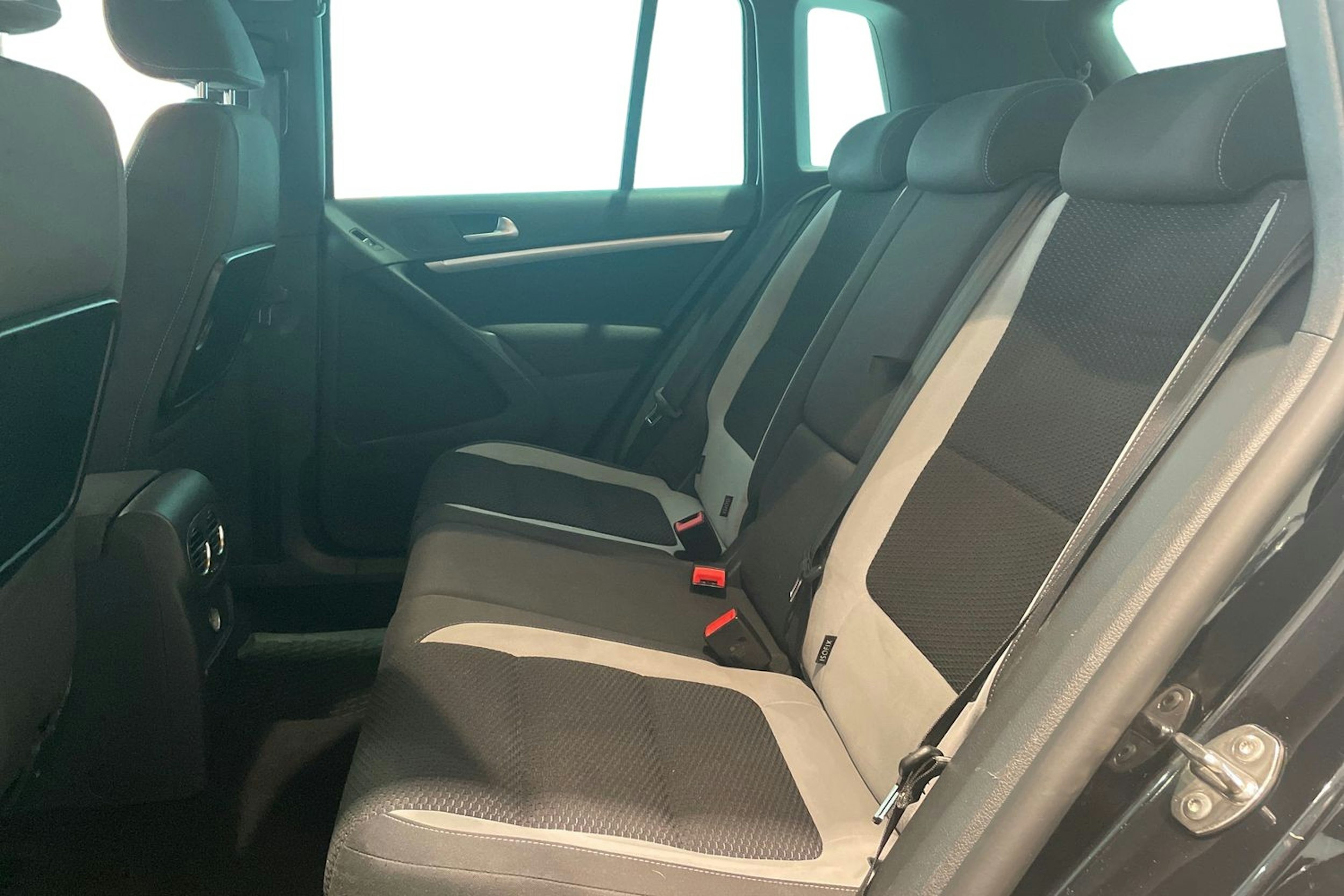 musta Volkswagen Tiguan 2013 kuva 10.