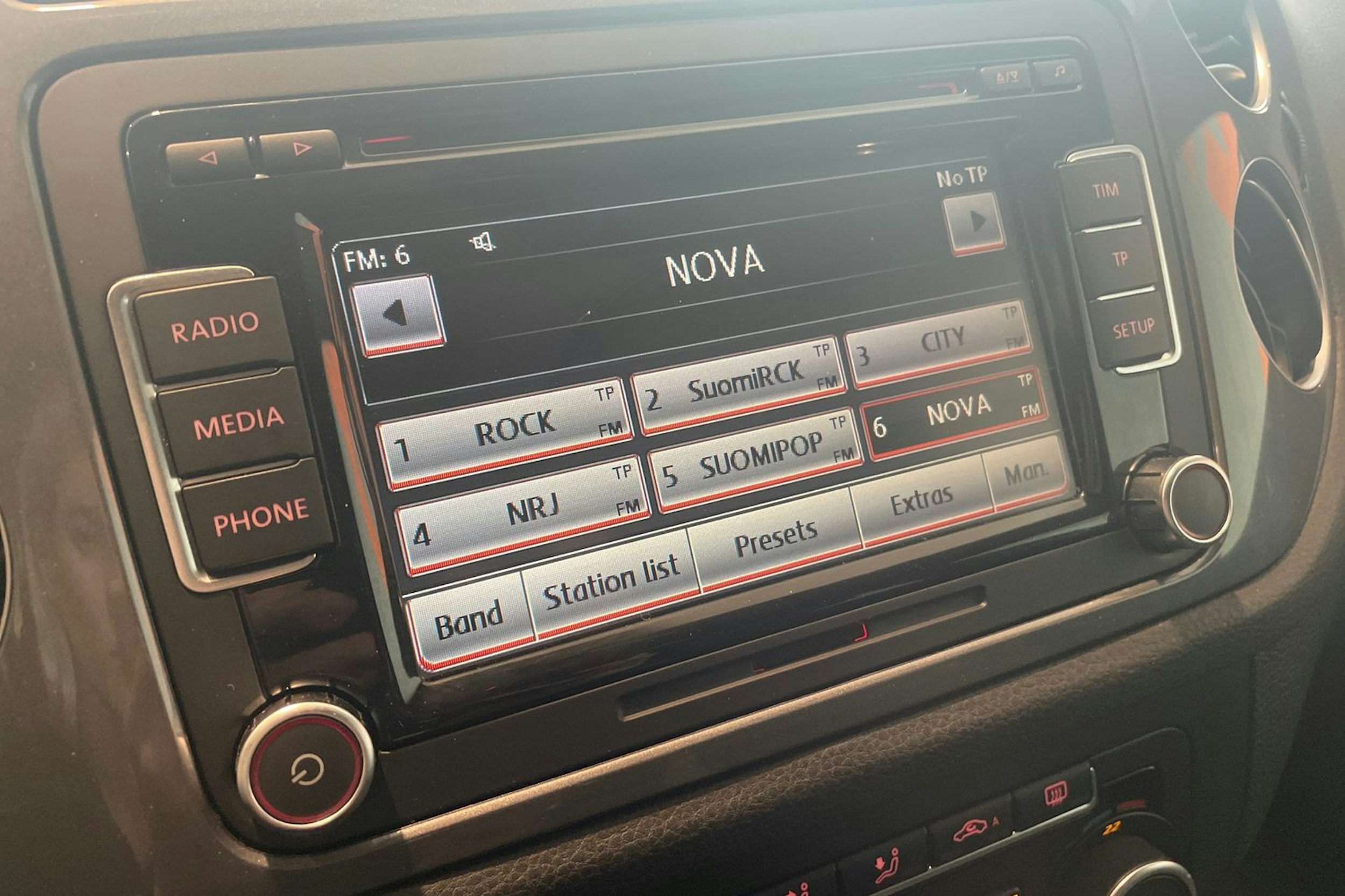 musta Volkswagen Tiguan 2013 kuva 15.