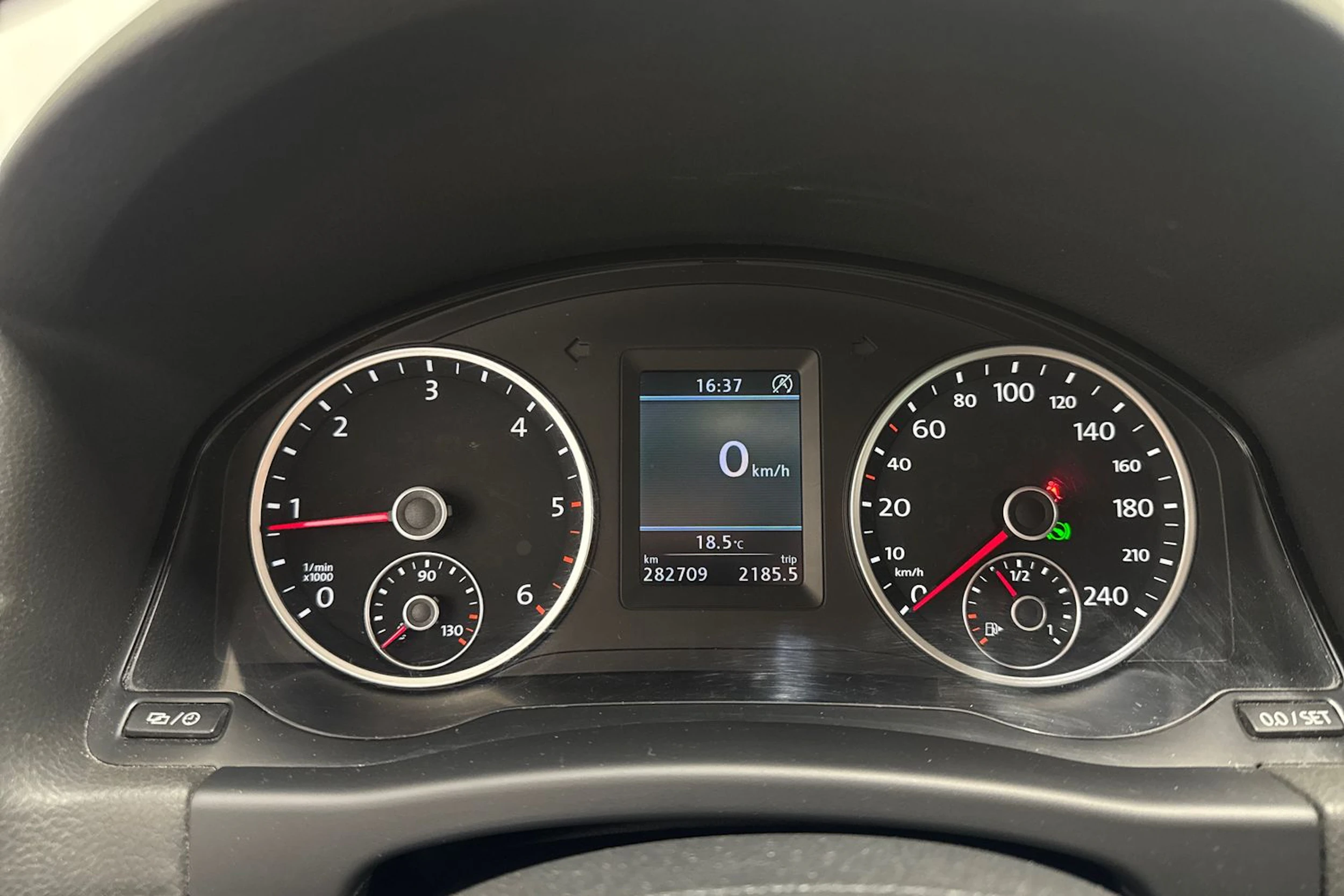 punainen Volkswagen Tiguan 2013 kuva 20.