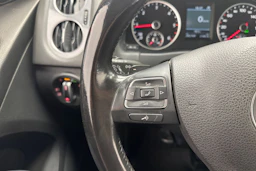 punainen Volkswagen Tiguan 2013 kuva 21.
