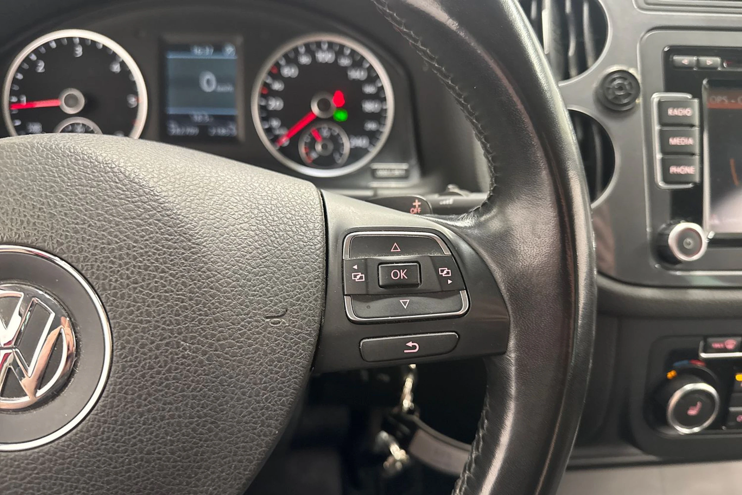 punainen Volkswagen Tiguan 2013 kuva 22.