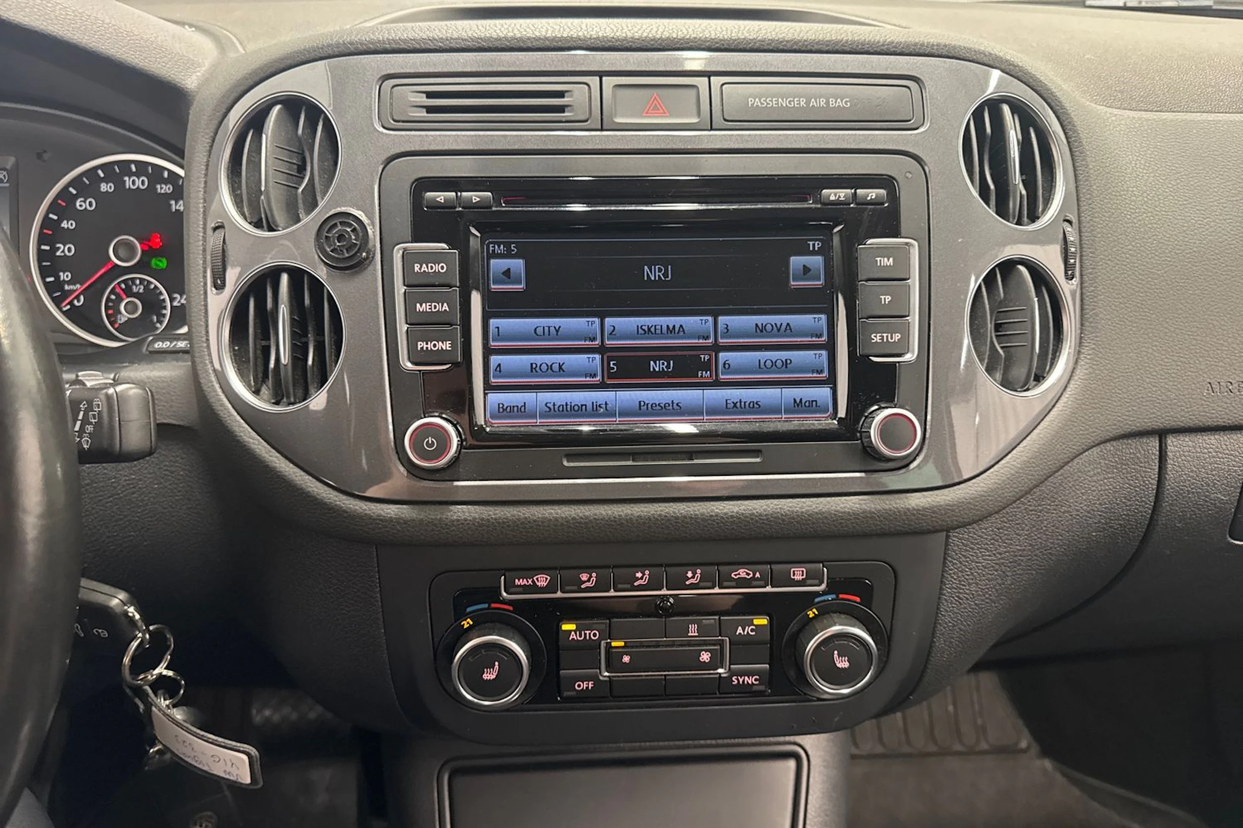 punainen Volkswagen Tiguan 2013 kuva 24.