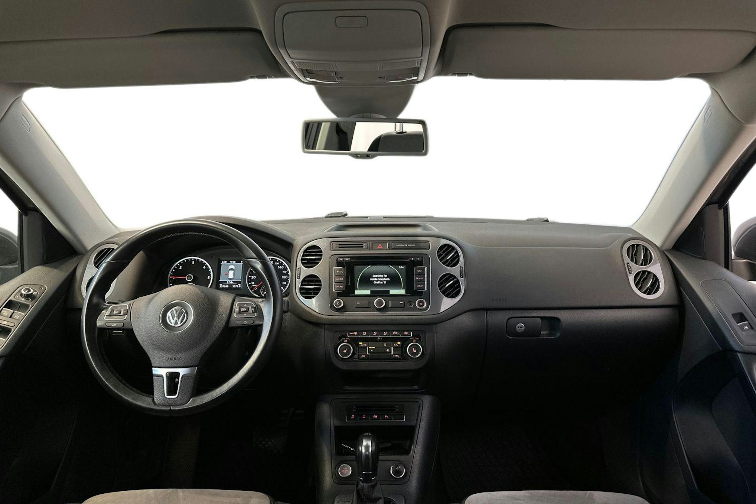 harmaa Volkswagen Tiguan 2014 kuva 9.