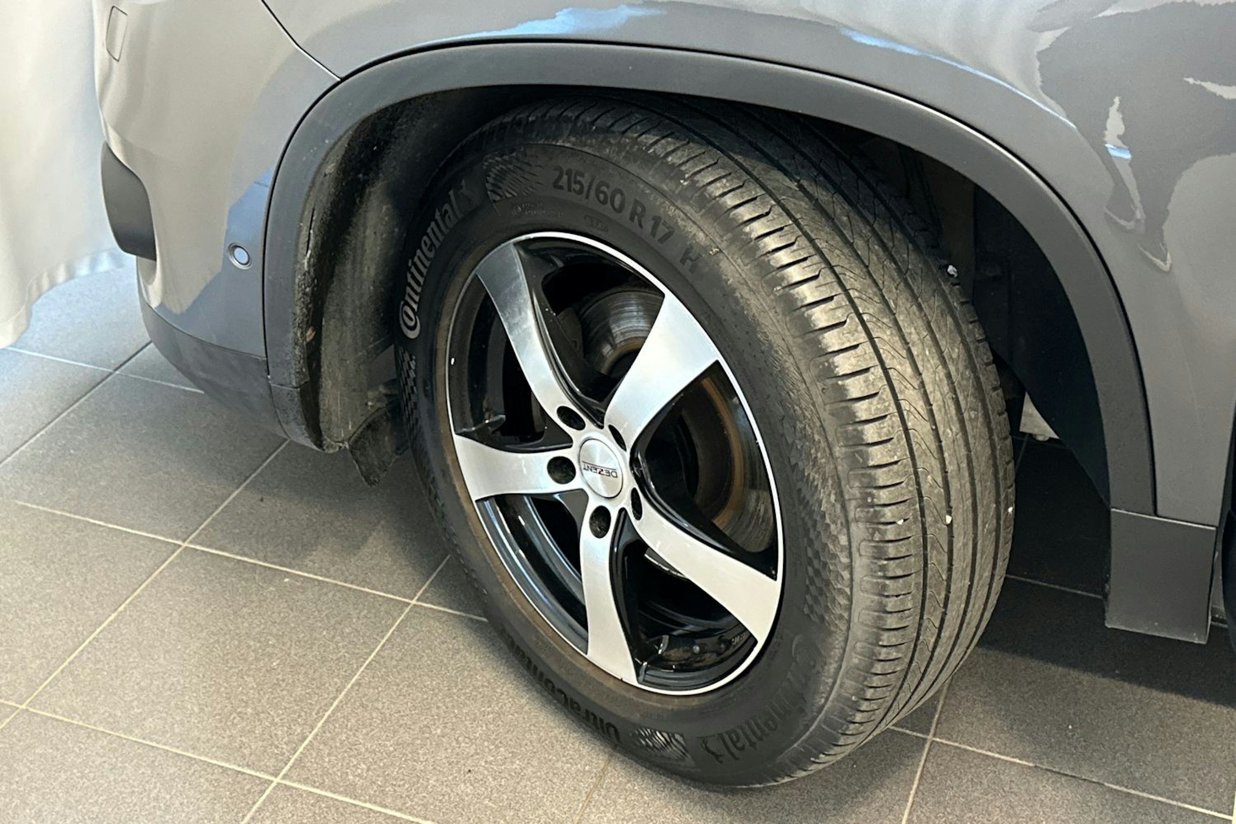 harmaa Volkswagen Tiguan 2014 kuva 13.