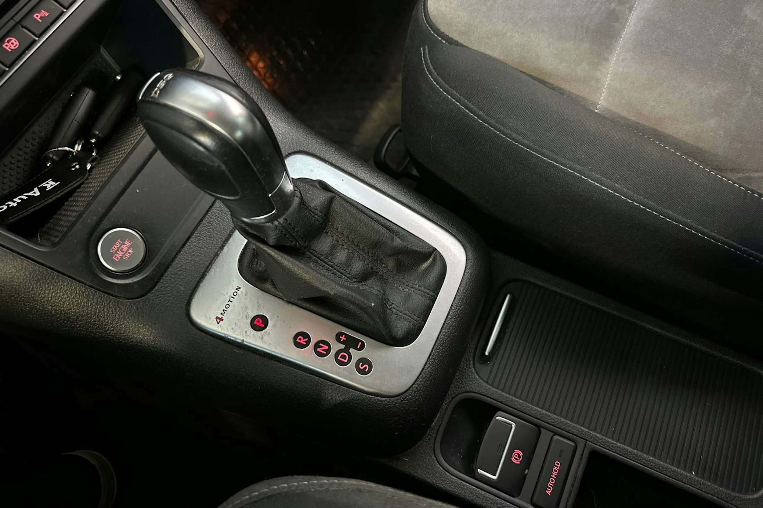 harmaa Volkswagen Tiguan 2014 kuva 22.