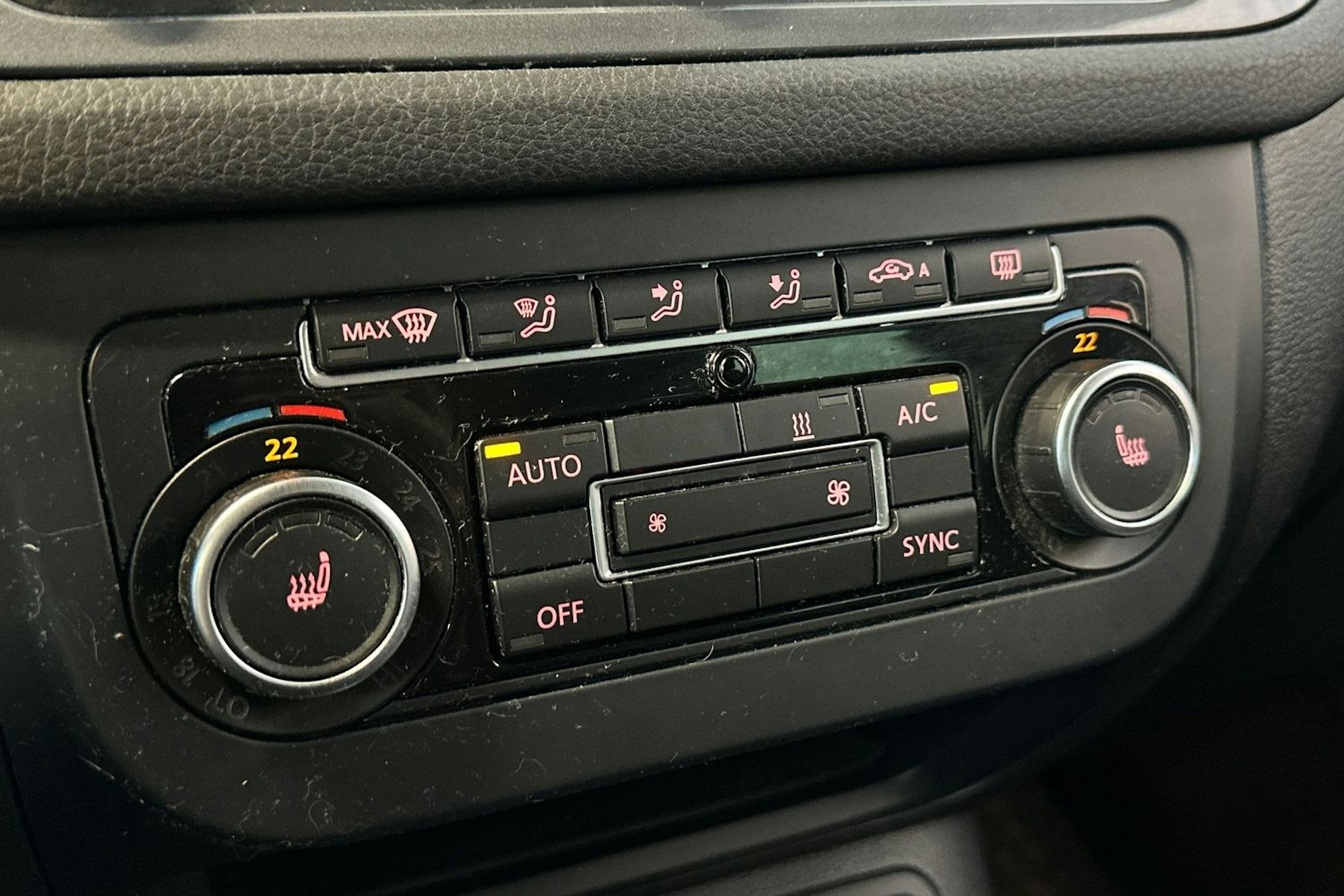 harmaa Volkswagen Tiguan 2014 kuva 24.