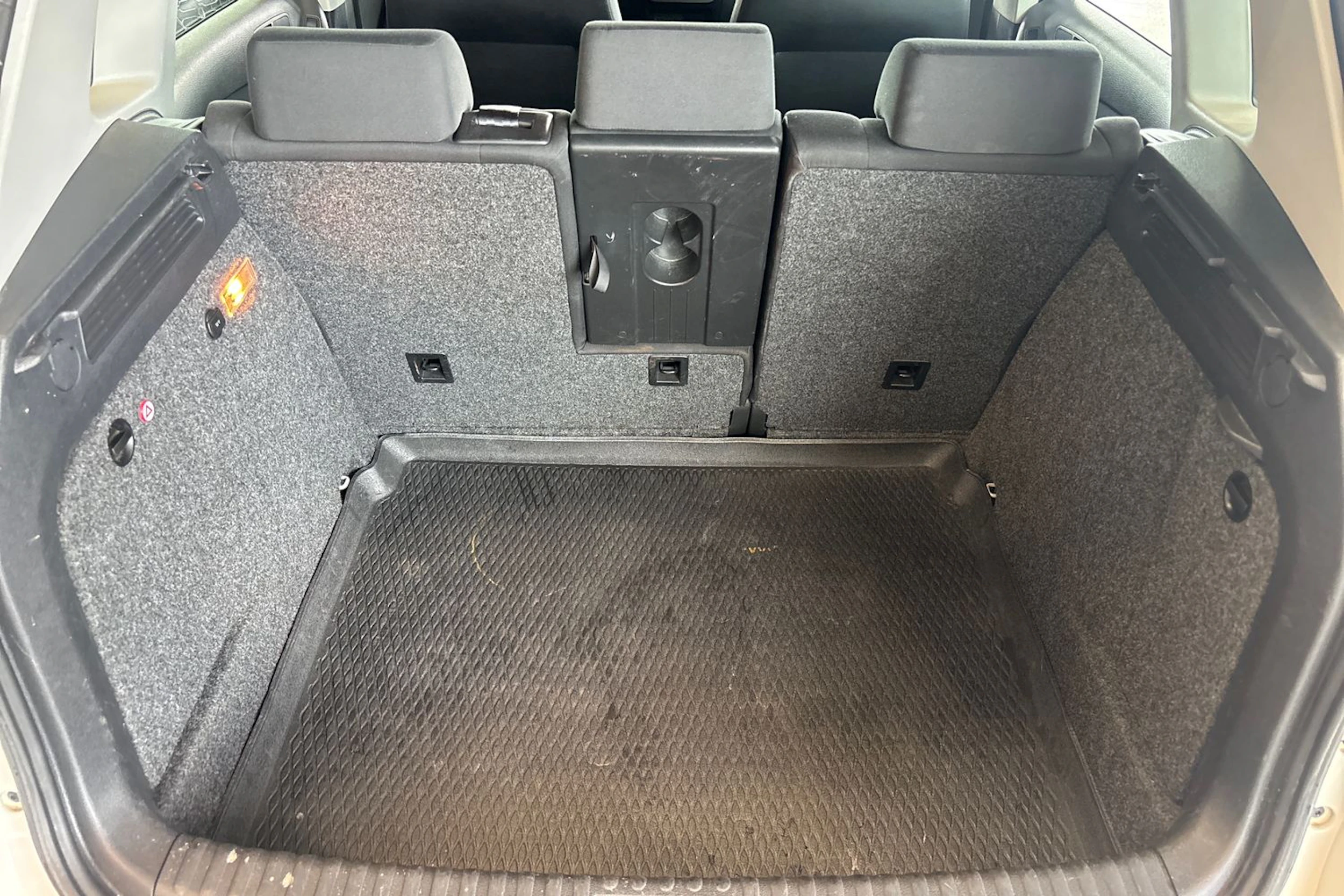 valkoinen Volkswagen Tiguan 2014 kuva 16.