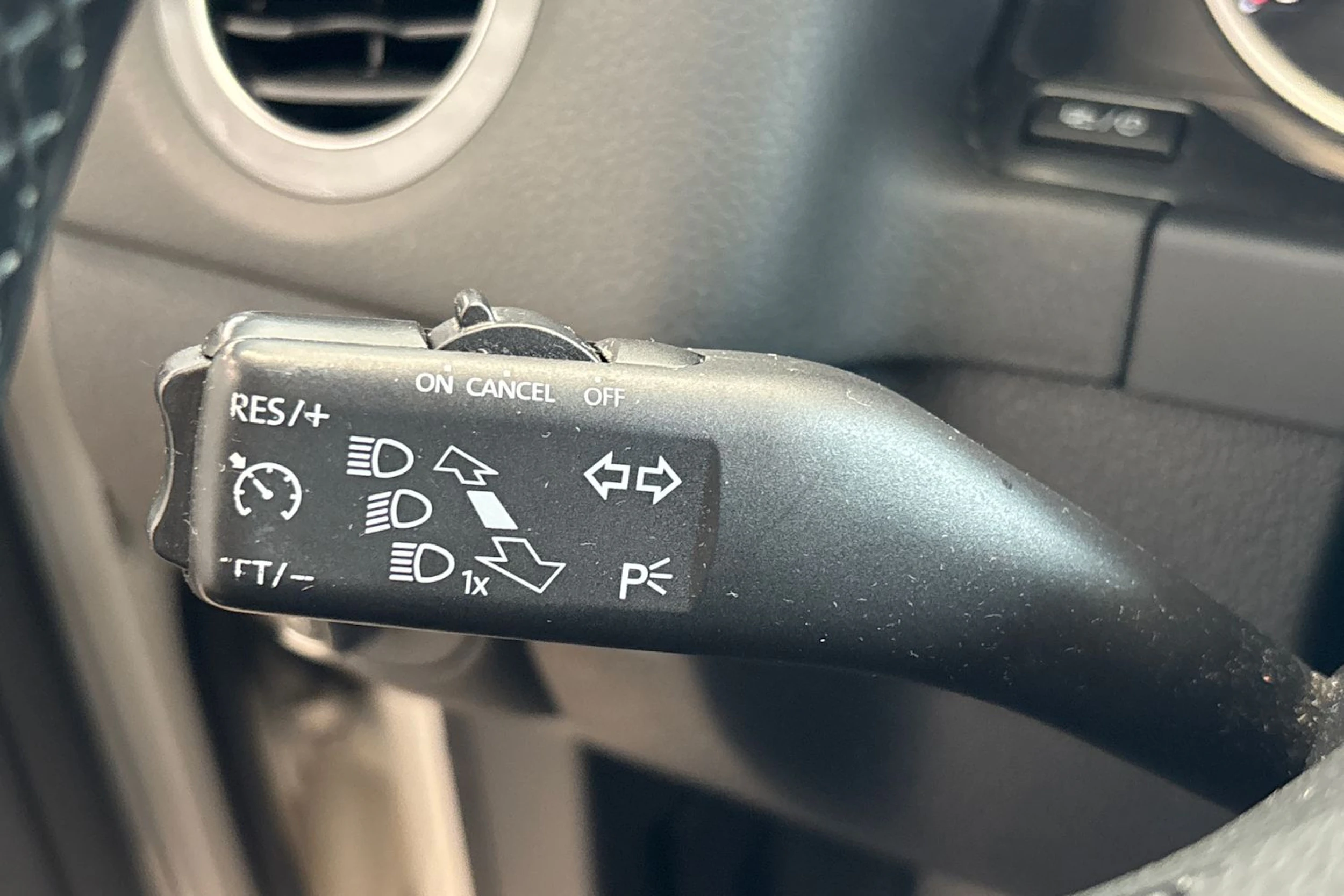 valkoinen Volkswagen Tiguan 2014 kuva 22.